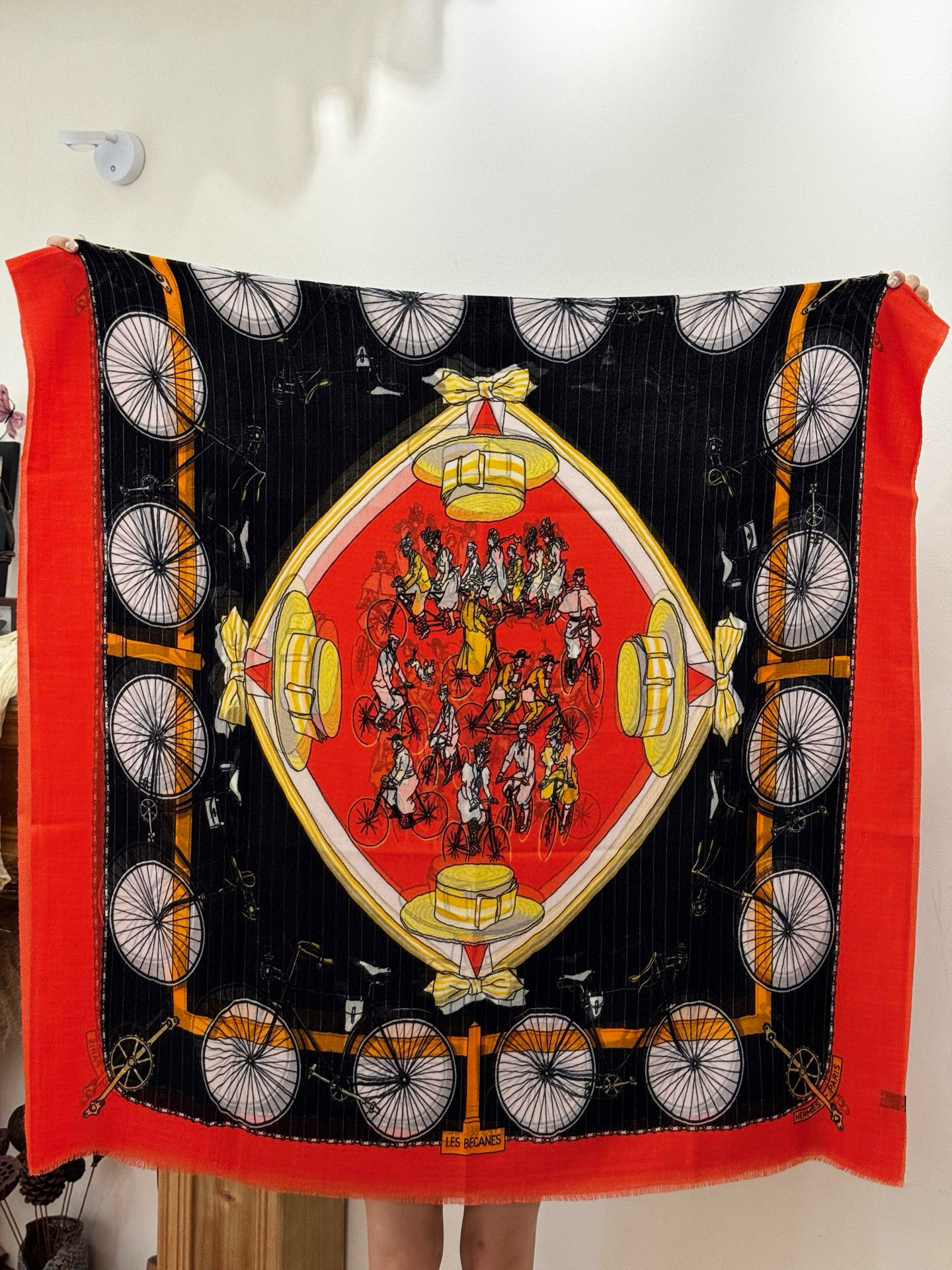 羊绒新款 🆕🆕🌈💫速度‼️下手一定要快‼️H家新款【自行车长巾】，高端 大爱 货极少 现在用极好‼️真心