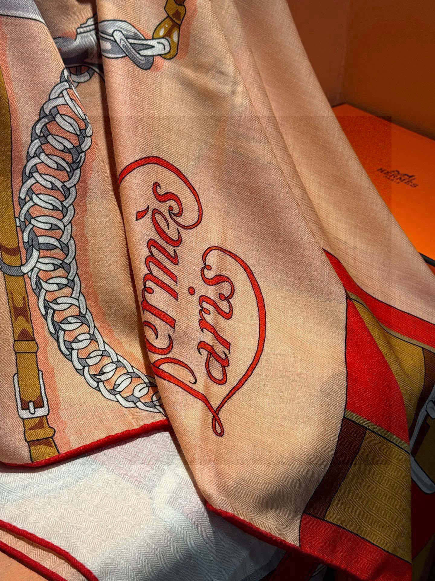 羊绒新款🆕👏👏买了都说好看‼️推荐💕爱马仕双面同色羊绒方巾,【双面同色140】顶级工艺超值‼️爱马仕专柜