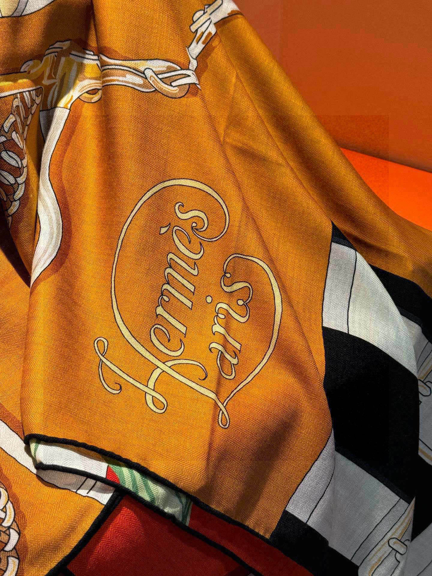 羊绒新款🆕👏👏买了都说好看‼️推荐💕爱马仕双面同色羊绒方巾,【双面同色140】顶级工艺超值‼️爱马仕专柜