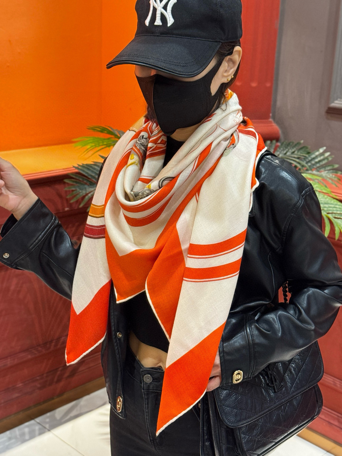 羊绒新款🆕🏇🏇买了都说好看‼️推荐💕【华丽的缰辔双面同色140】羊绒方巾，顶级工艺超值‼️爱马仕专柜爆款