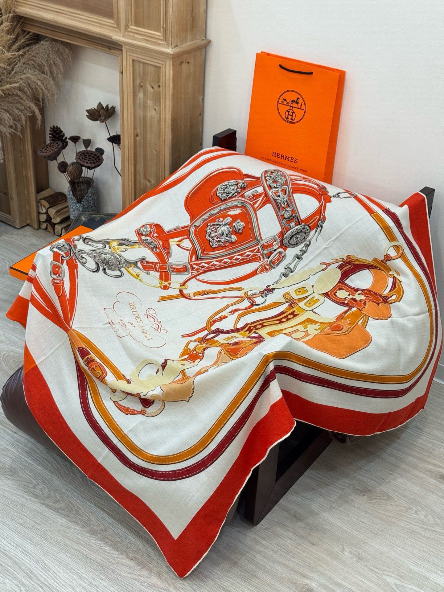 羊绒新款🆕🏇🏇买了都说好看‼️推荐💕【华丽的缰辔双面同色140】羊绒方巾,顶级工艺超值‼️爱马仕专柜爆款