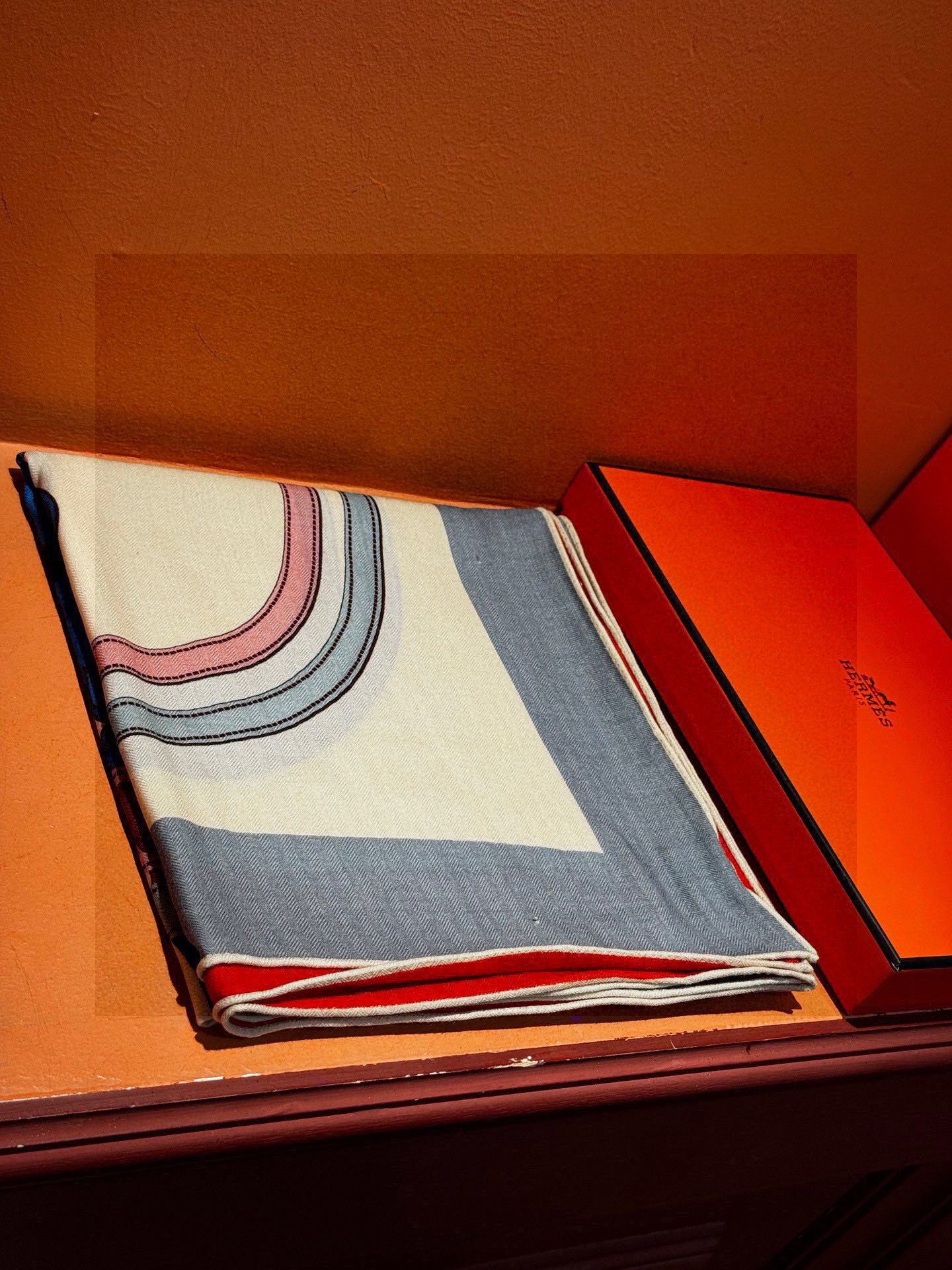 羊绒新款🆕🏇🏇买了都说好看‼️推荐💕【华丽的缰辔双面同色140】羊绒方巾,顶级工艺超值‼️爱马仕专柜爆款