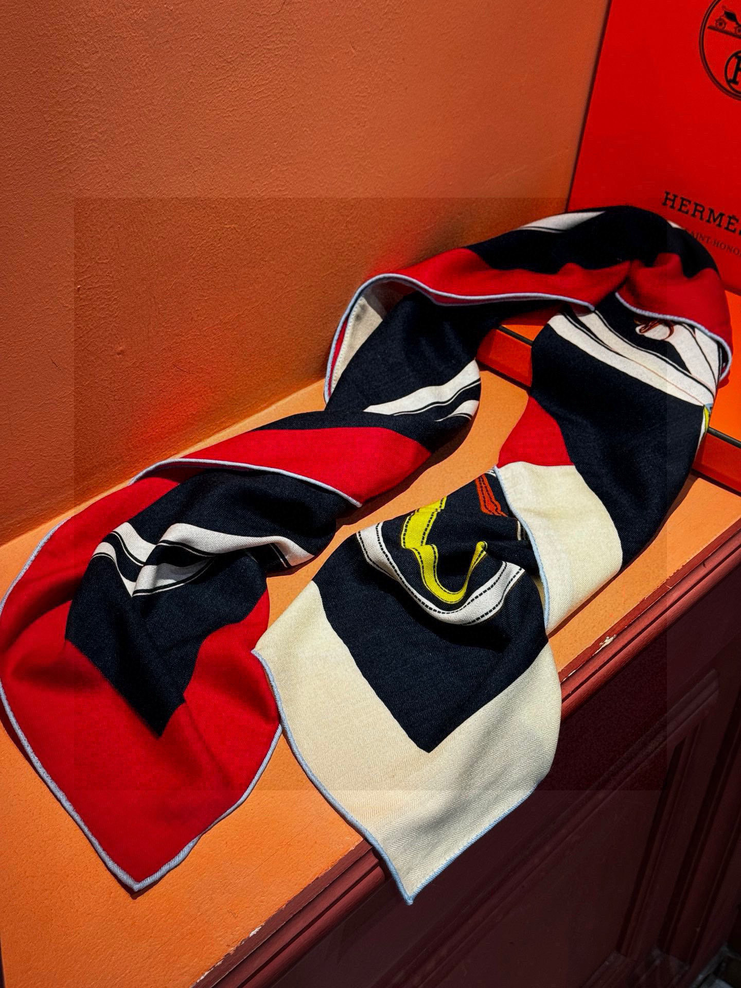 羊绒新款🆕🏇🏇买了都说好看‼️推荐💕【华丽的缰辔双面同色140】羊绒方巾,顶级工艺超值‼️爱马仕专柜爆款