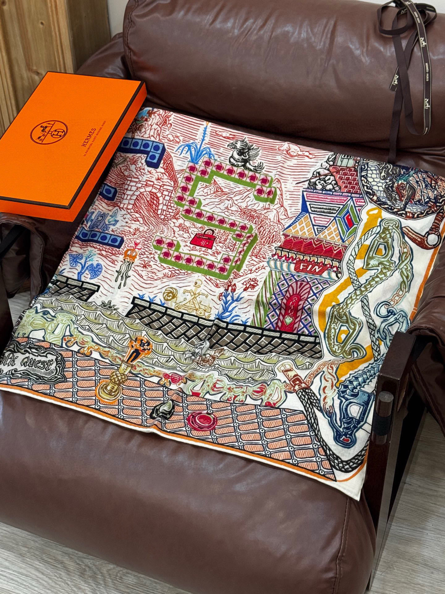 新款 秋冬搭配利器❗️顶级双面同色真丝羊绒披肩!!点睛精彩,图案和配色都超级喜欢,又一款双面配色工艺设计