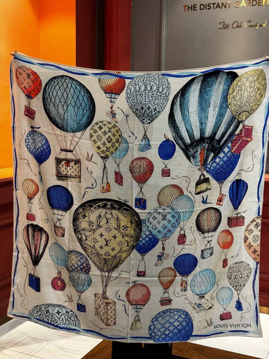 ❄【双面同色】原单Lv140cm丝绒方巾,《热气球》,本款方巾全新加入 U价🉐️ and Away 系列