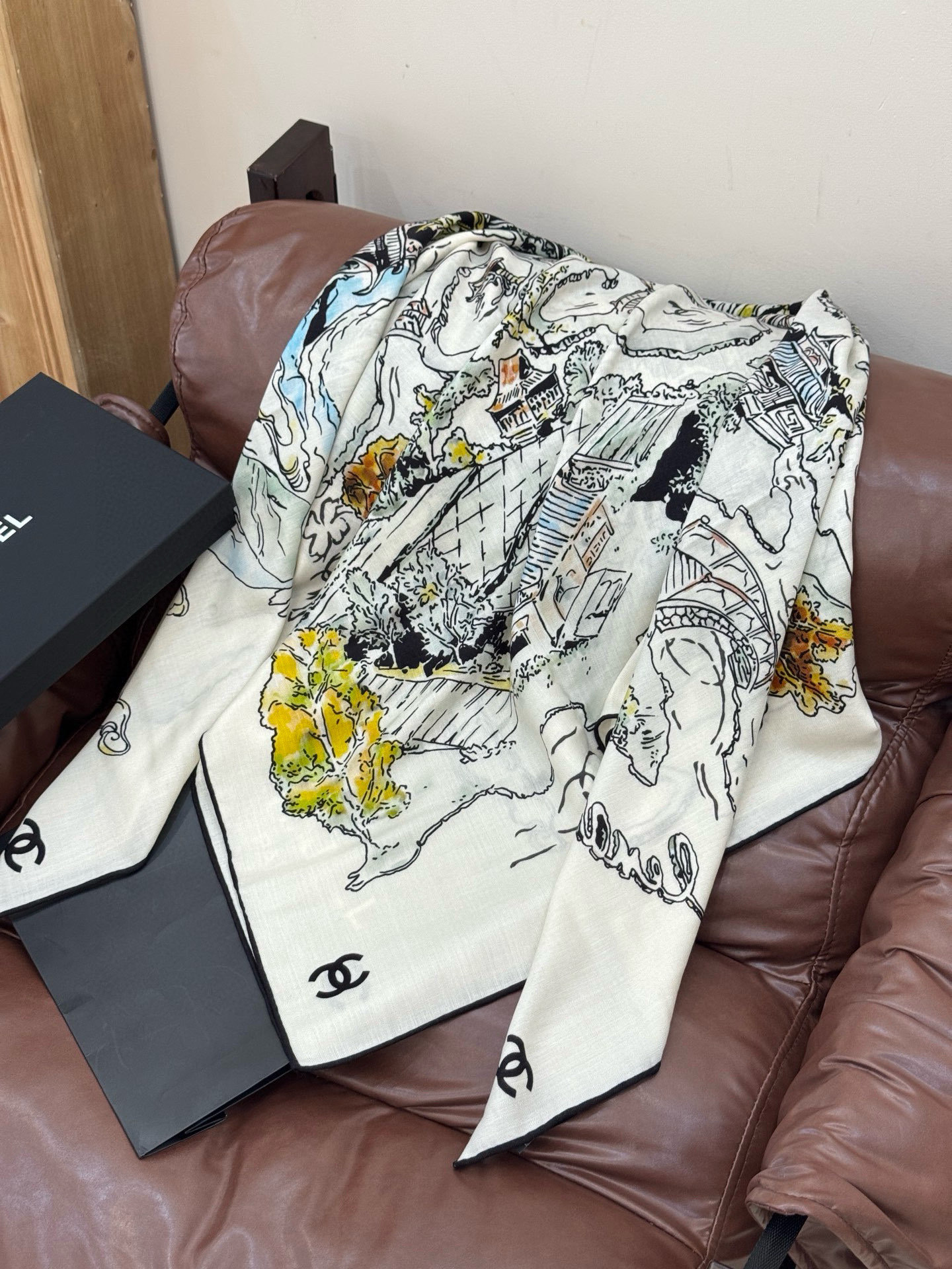 Chanel 25高级手工坊系列~~【140顶级丝绒双面同色披肩】25高级手工坊系列作品梦幻而极具电影感