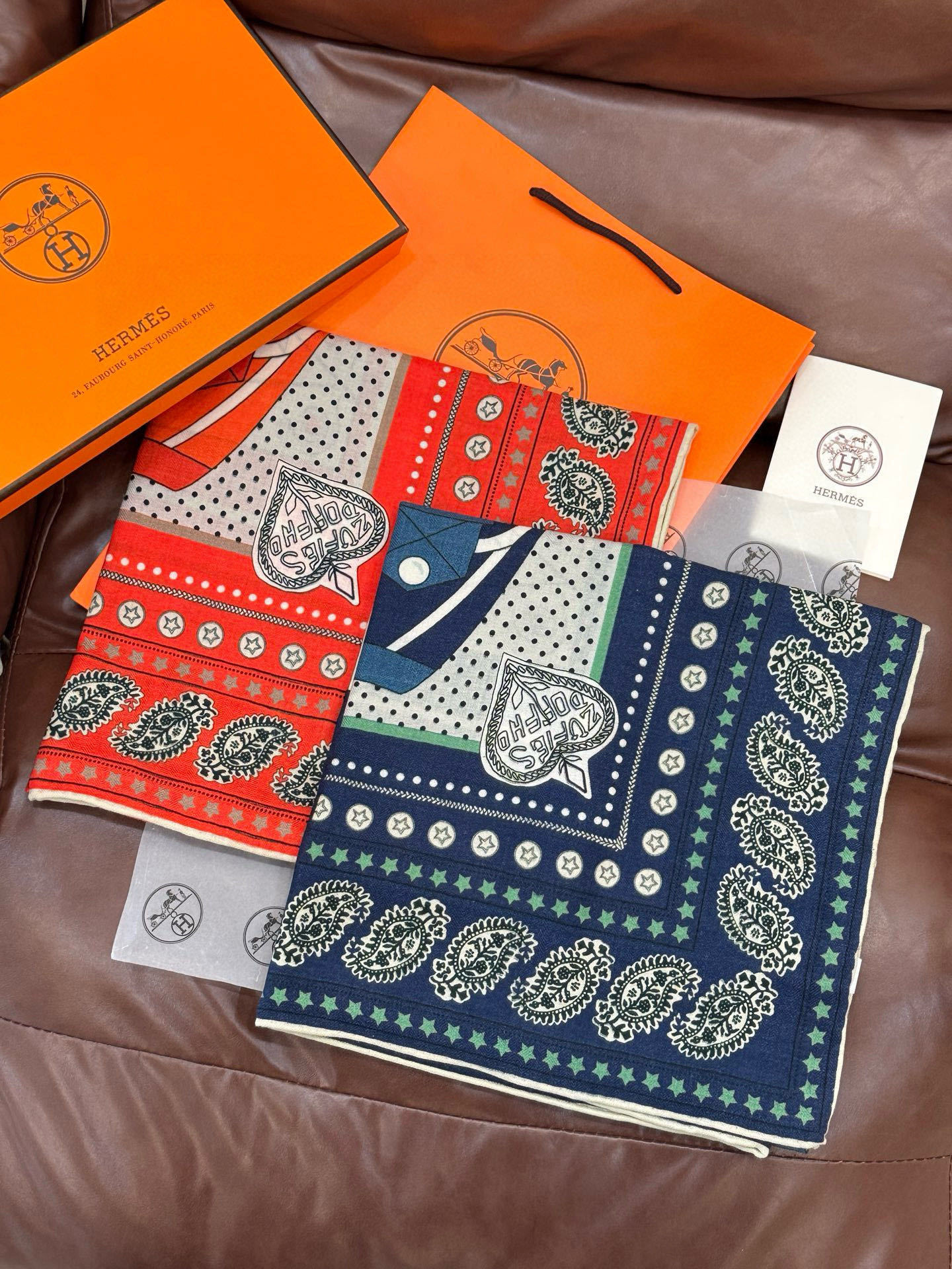 💟羊绒新款🆕👏👏买了都说好看‼️推荐💕爱马仕双面同色羊绒方巾,顶级工艺超值‼️爱马仕专柜爆款🎁💟立体呈现