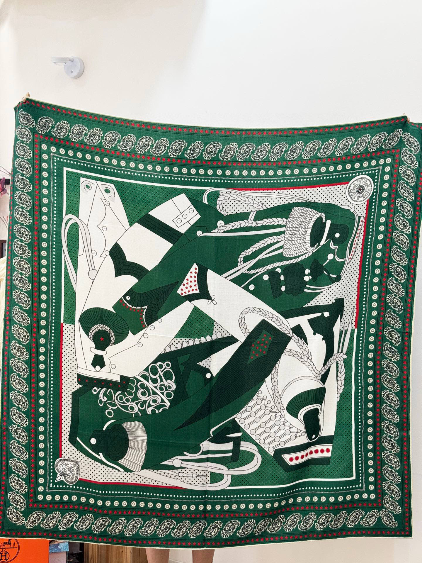 💟羊绒新款🆕👏👏买了都说好看‼️推荐💕爱马仕双面同色羊绒方巾，顶级工艺超值‼️爱马仕专柜爆款🎁💟立体呈现