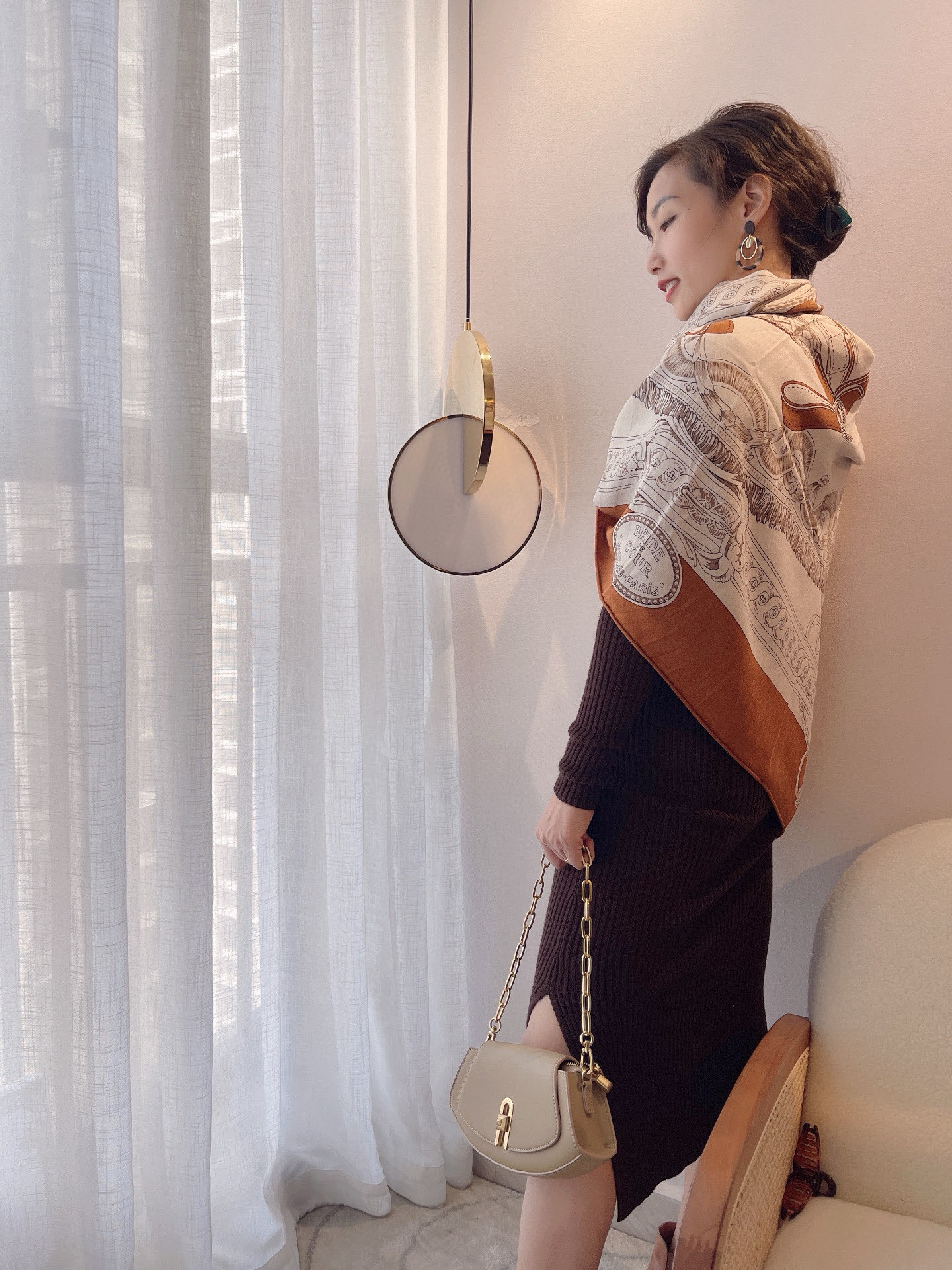 爱马仕的棕色绝对是很多品味人士秋冬最爱的颜色！很多人的Dream Colour！时尚腔调~可以很好的搭配