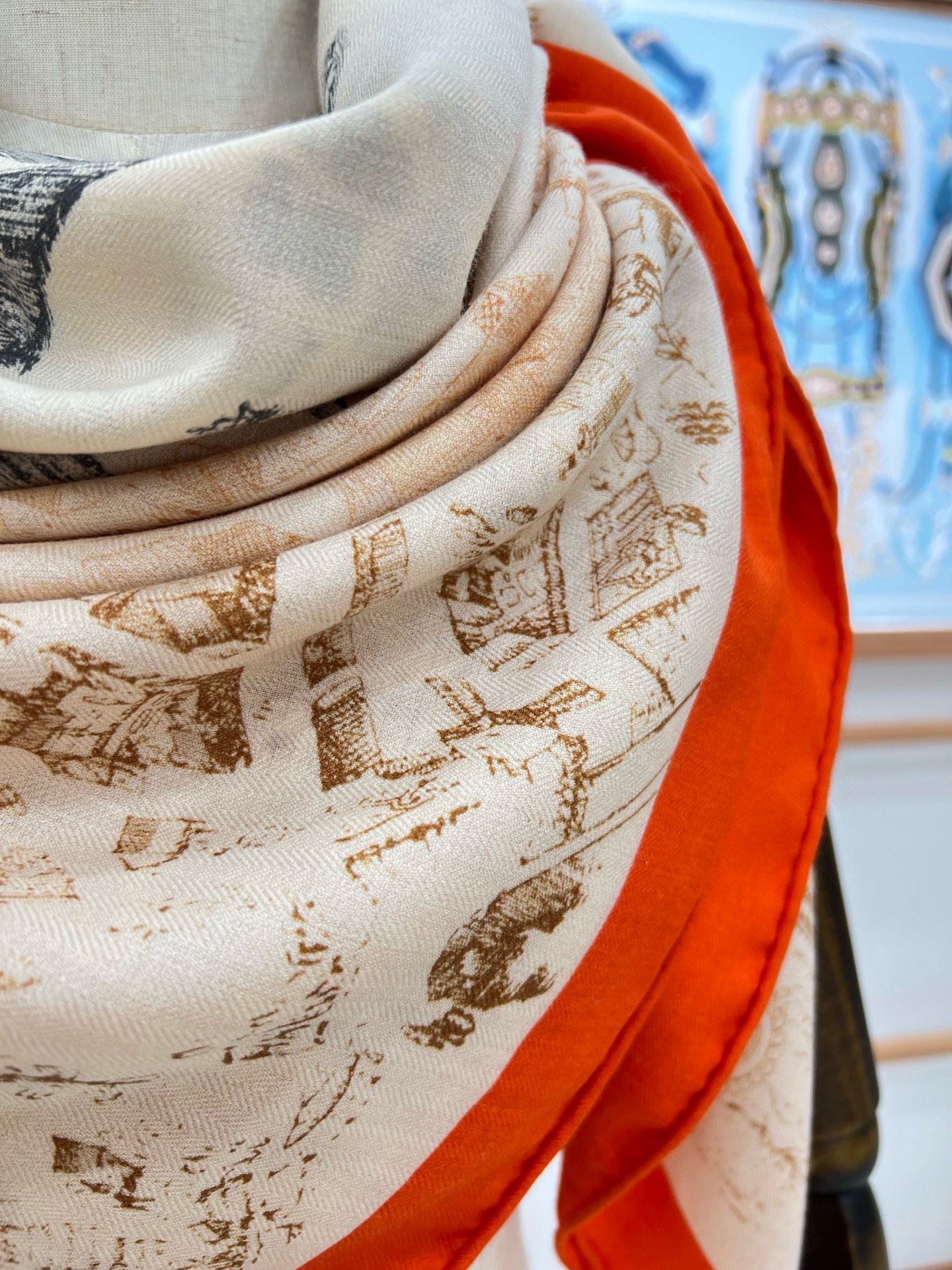 【140顶级丝羊绒双面同色披肩『骏马之城』！！超级气质！！】不仅美有其表，更有好品质与好细节的出彩内质！