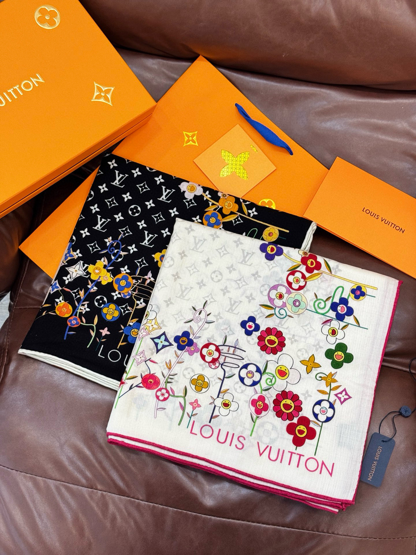 LV x TM SUPERFLAT FLOWERS 140 披肩【140顶级丝绒双面同色印花】LV x 