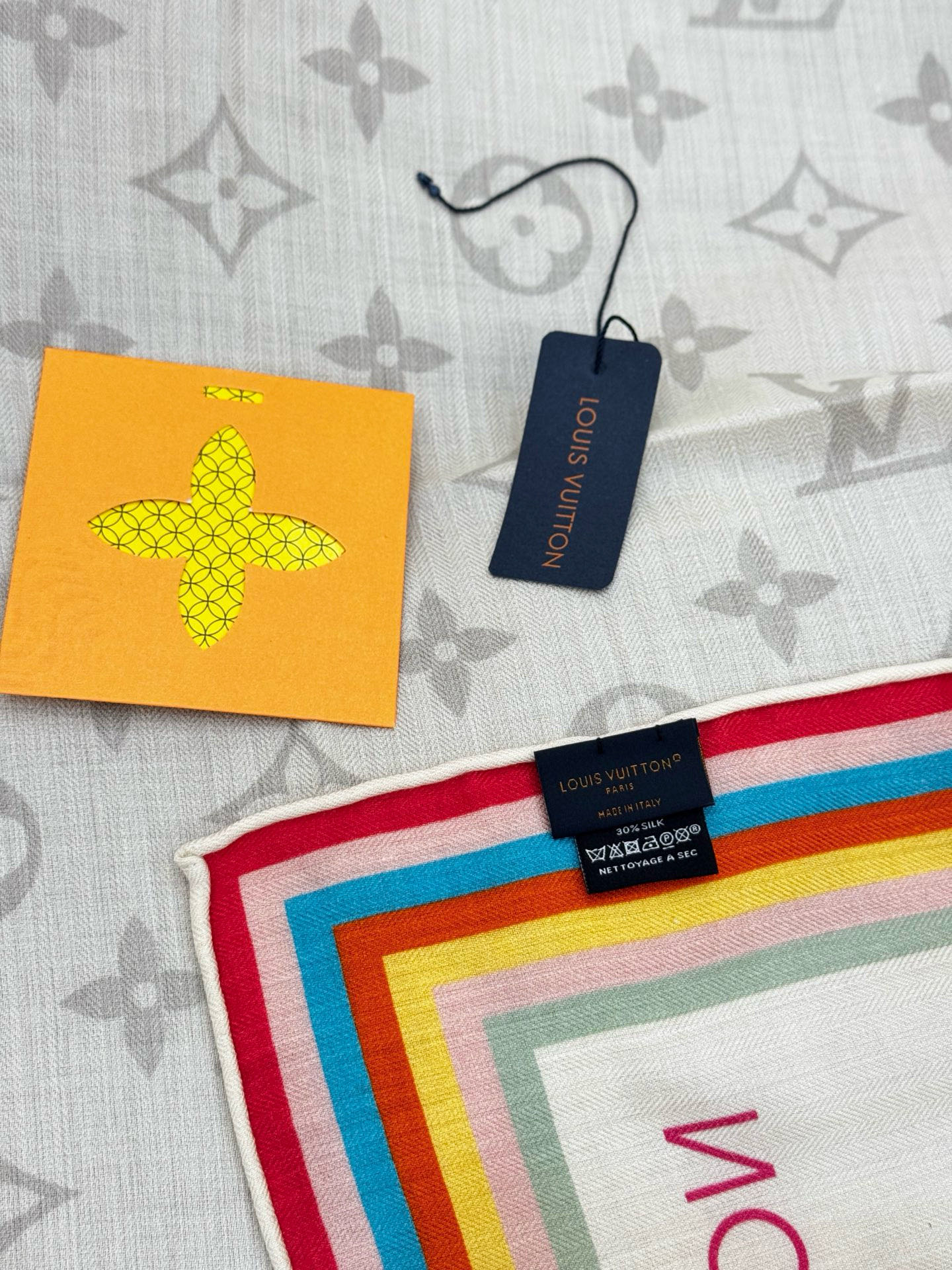 LV x TM SUPERFLAT 140丝绒方巾【140真丝羊绒双面同色披肩】LV x TM Mono