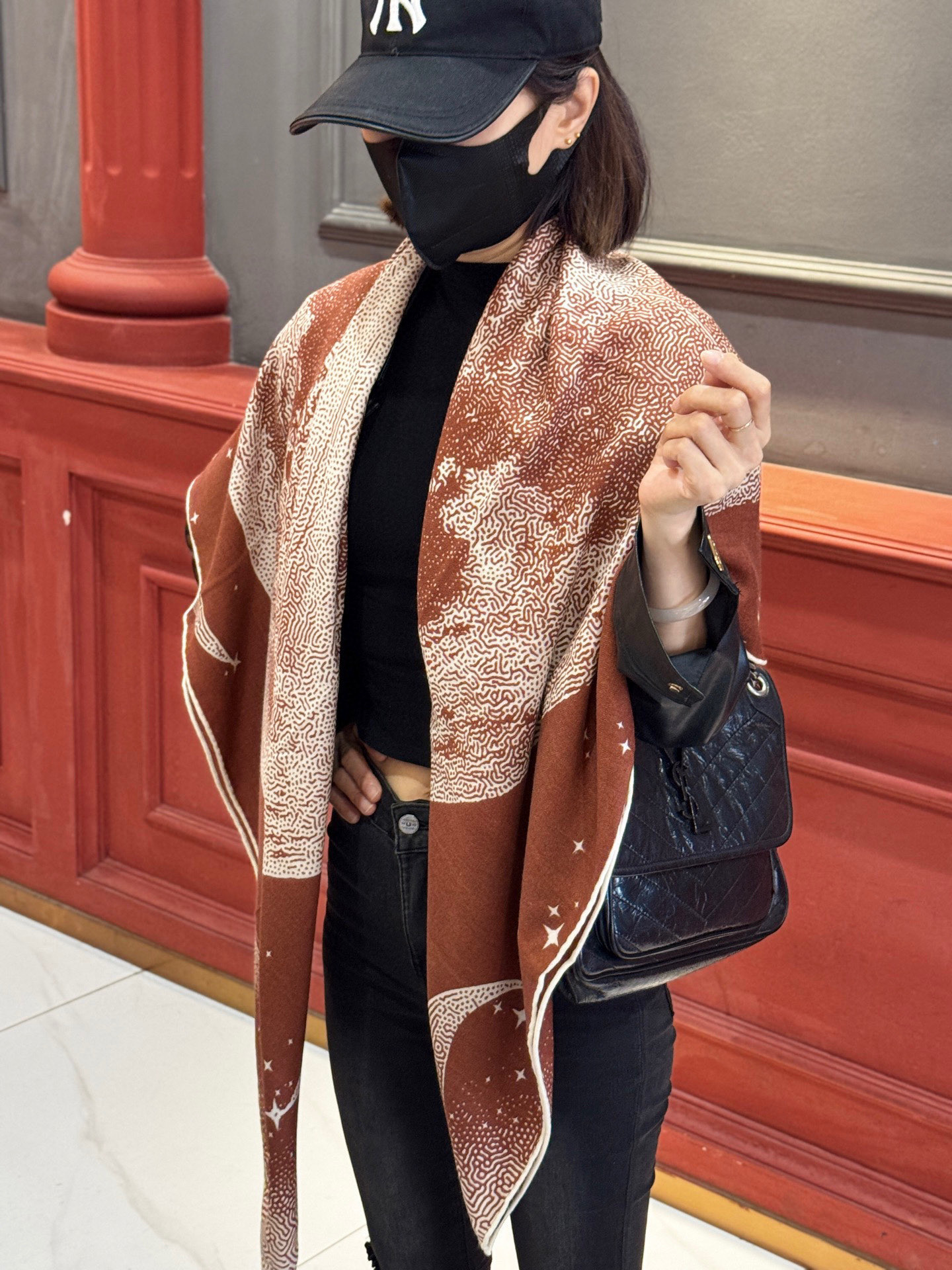 HERMES爱马仕新款|月光飞马Clair de Lune羊绒和真丝披肩，手工卷边(70%羊绒，30%真