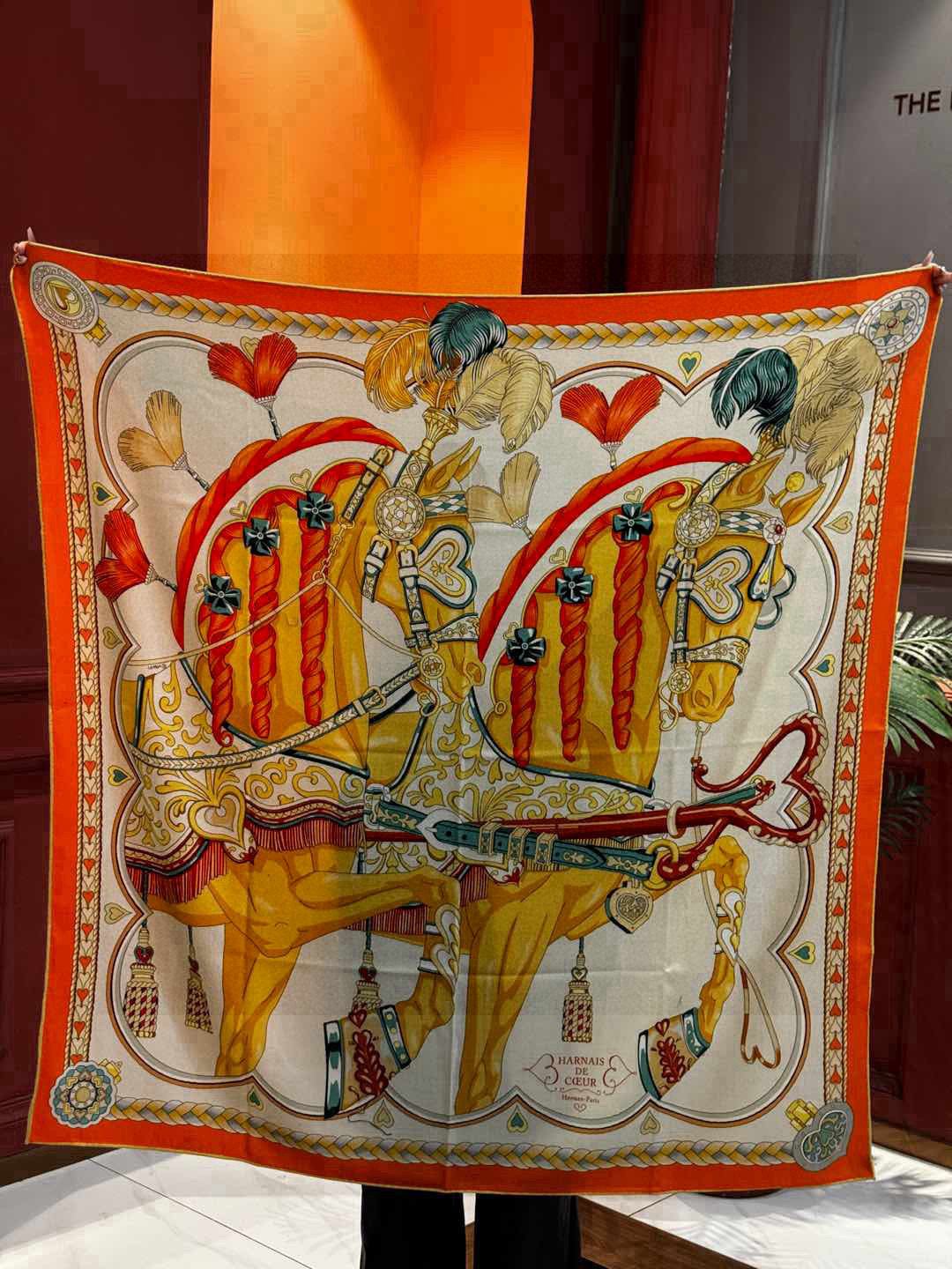 【双面同色】原单爱马仕140cm丝绒方巾💕 甜蜜的鞍具，装饰家芳登和佩西耶设计的一款餐盘增添骑士般的浪漫