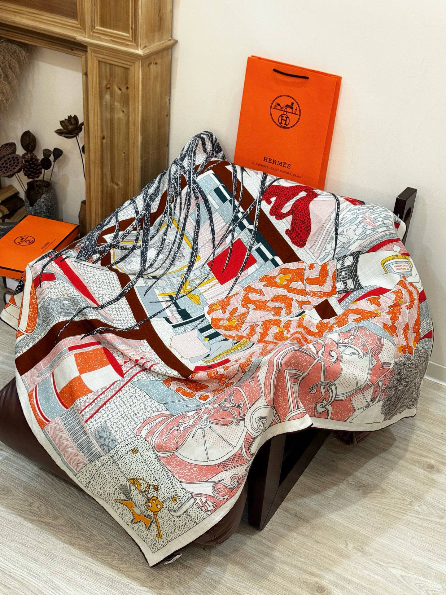 💟2025年秋冬抢先 上新💞【双面同色丝绒方巾】手工卷边山羊绒和真丝混纺披肩（70%羊绒，30%桑蚕丝）