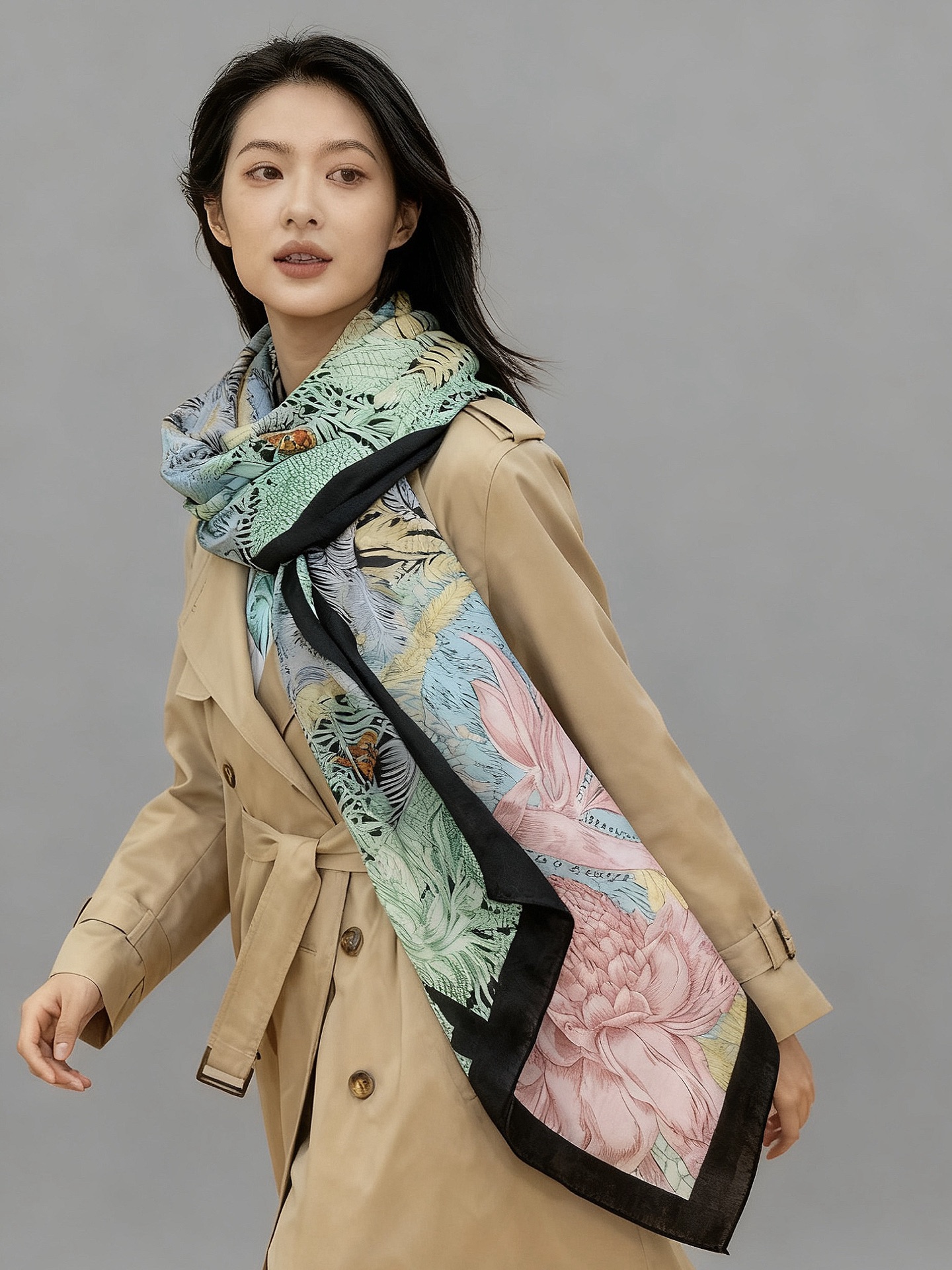 重磅推荐的140顶级丝绒双面异色披肩《回归自然》 披肩尺寸：140*140方巾 70%羊绒30%真丝这张