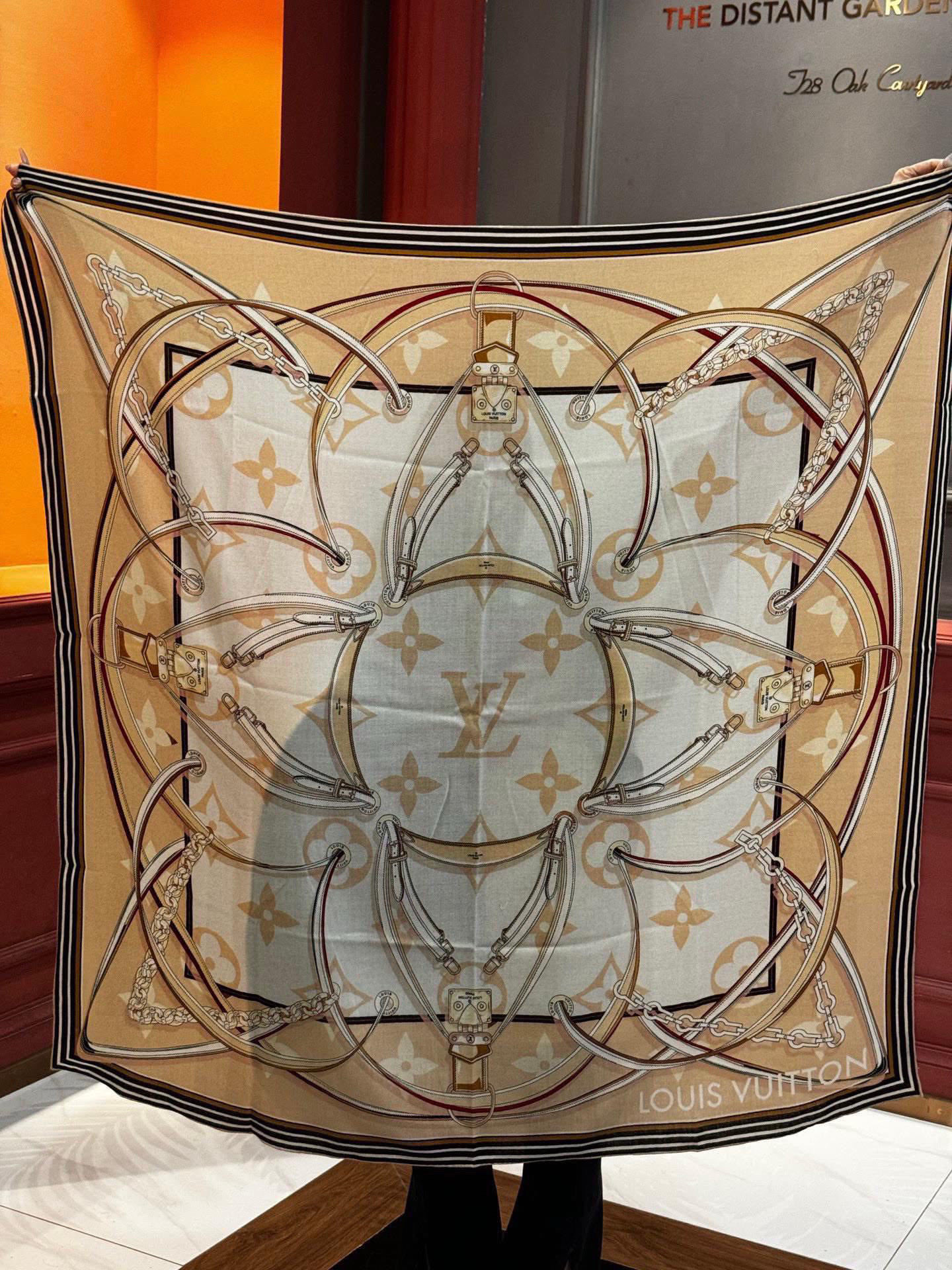 上新❤️ MONOGRAM JACQUARD DENIM140丝绒 方巾 【高定版 双面同色】有些款式他