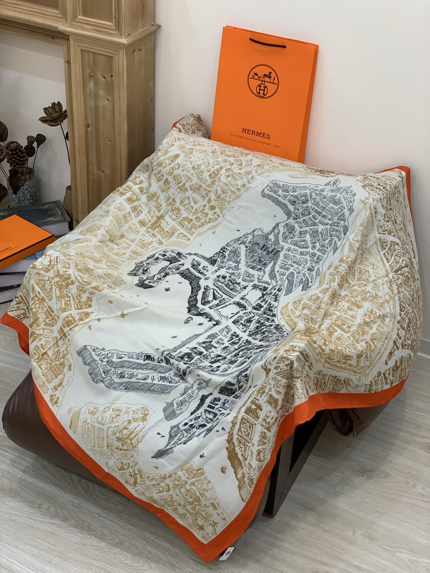 【140顶级丝羊绒双面同色披肩『骏马之城』！！超级气质！！】不仅美有其表，更有好品质与好细节的出彩内质！