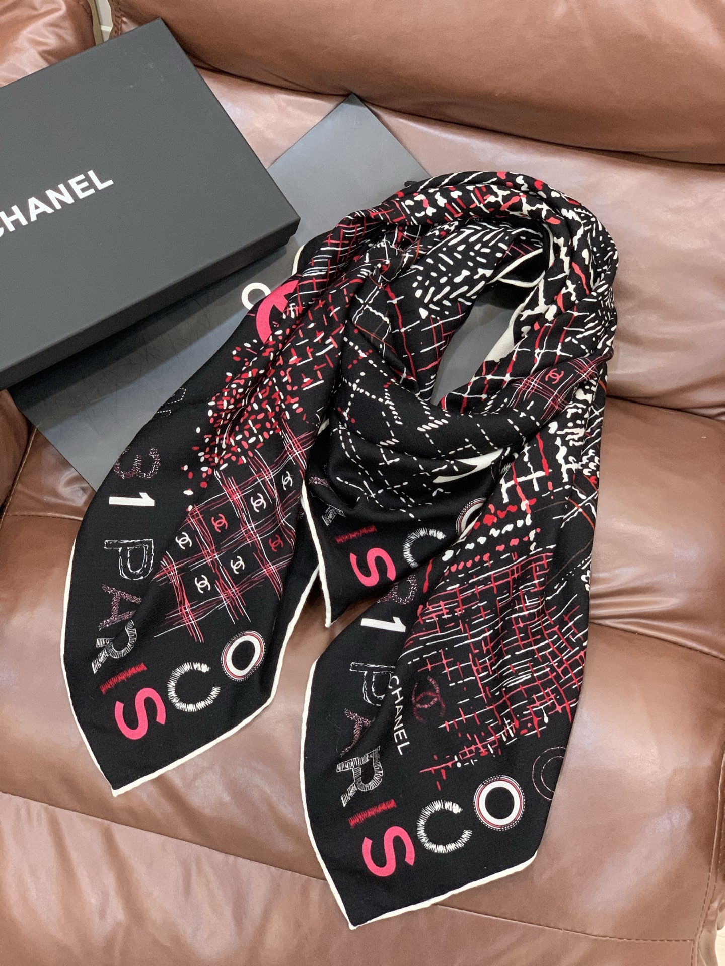 😘新款 💖🌟【康鹏街31号】羊绒方巾‼️抢‼️VIP推荐 ‼️👍下手一定要快【高端 大爱❤️女人尤物 货