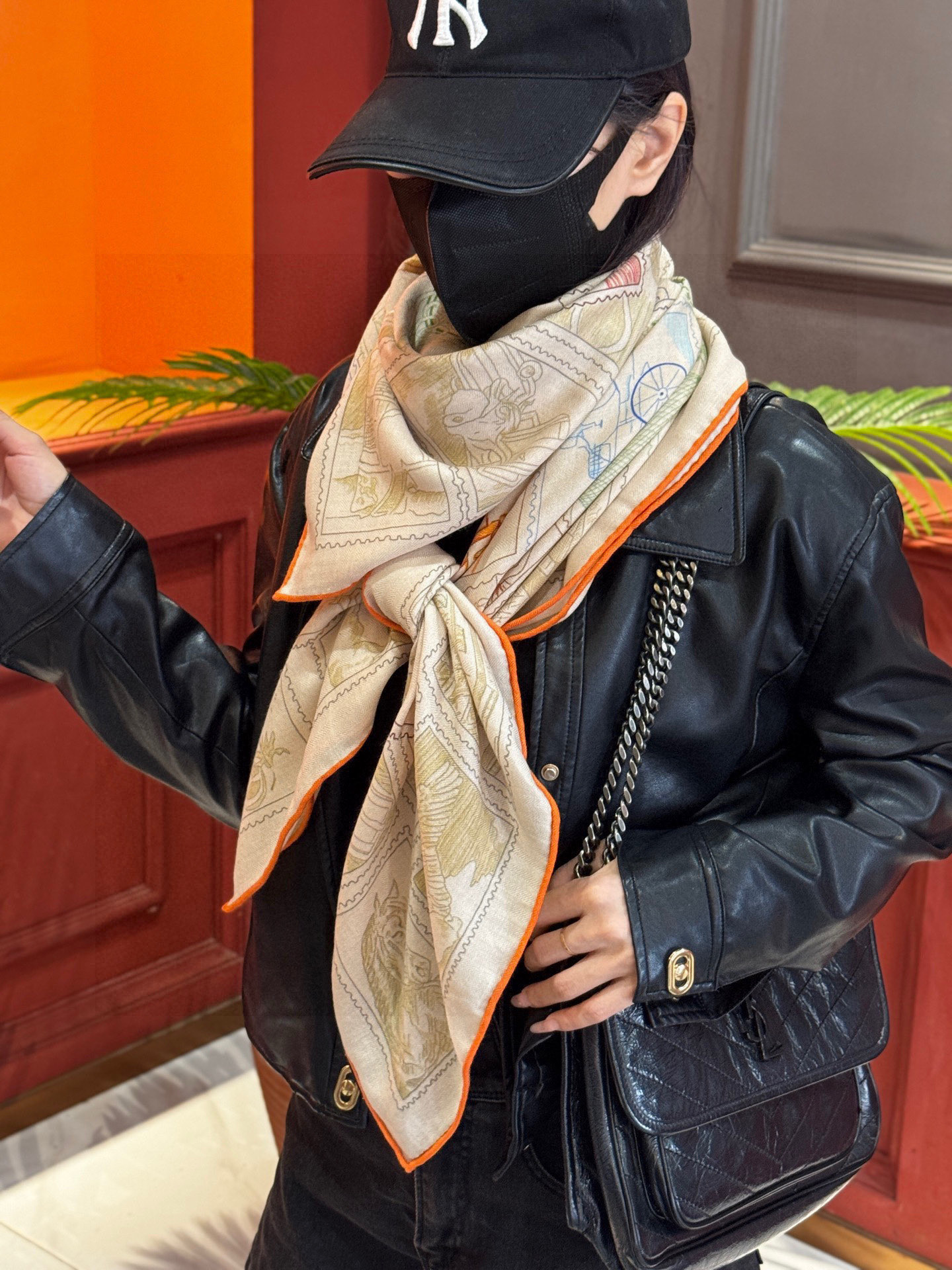 💟2025年秋冬抢先 上新💞【双面同色丝毛绒方巾】手工卷边山羊绒和真丝混纺披肩（70%山羊绒，30%桑蚕