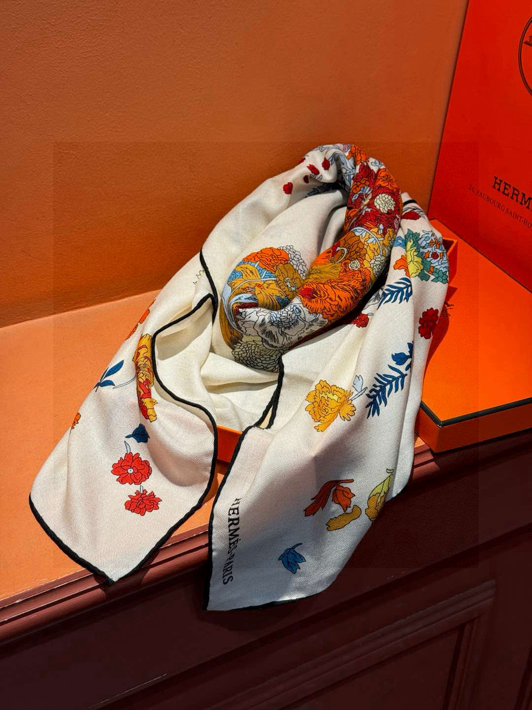 ❤ 双面同色【▪️卓尔不凡，高级有气场！！】非常抬人，带点故事的精彩！永远加分的hermes艺术单品！美