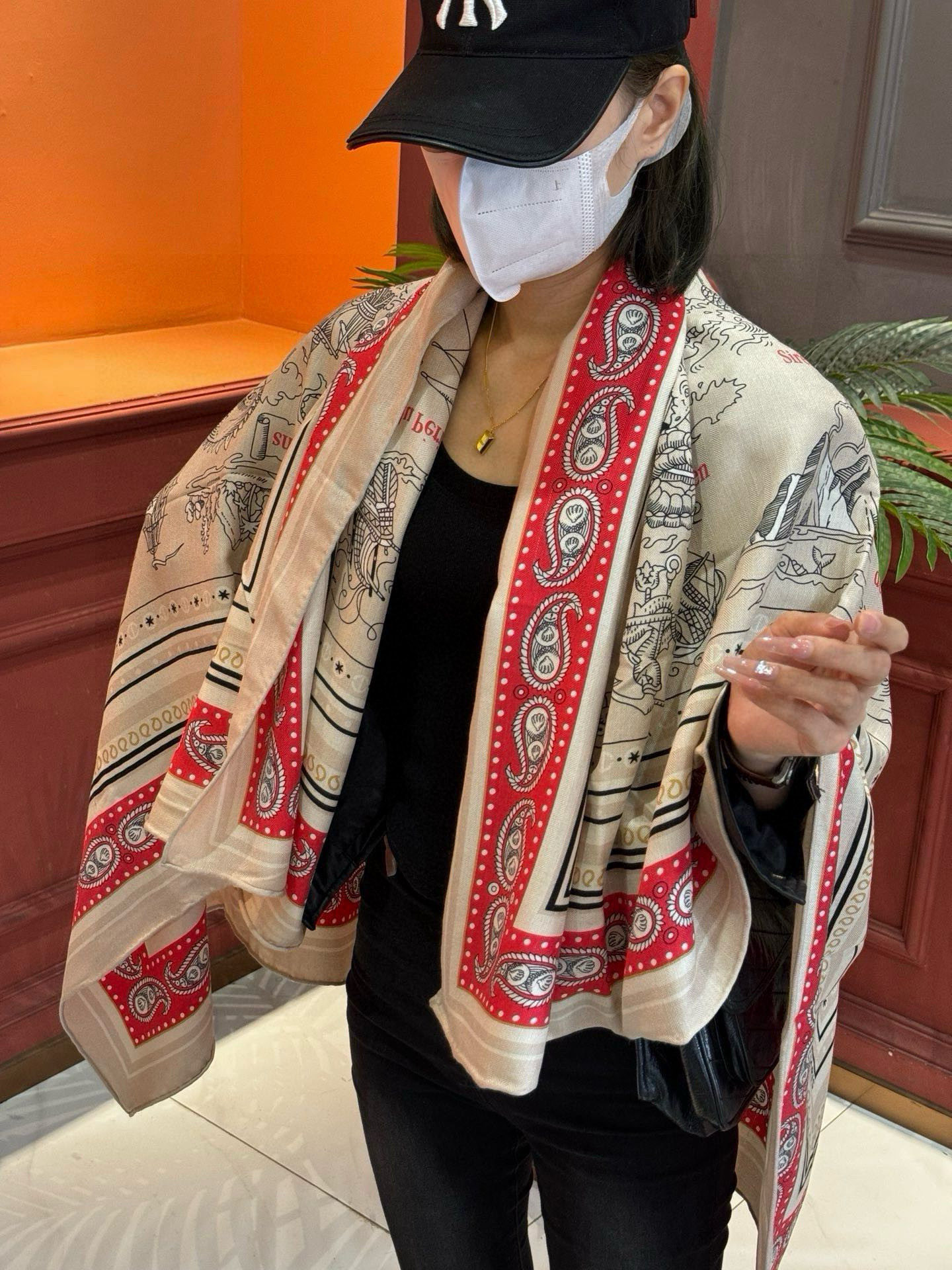 羊绒新款🆕👏👏买了都说好看‼️推荐💕爱马仕双面同色羊绒方巾【水手纹身双面同色140】，顶级工艺超值‼️爱