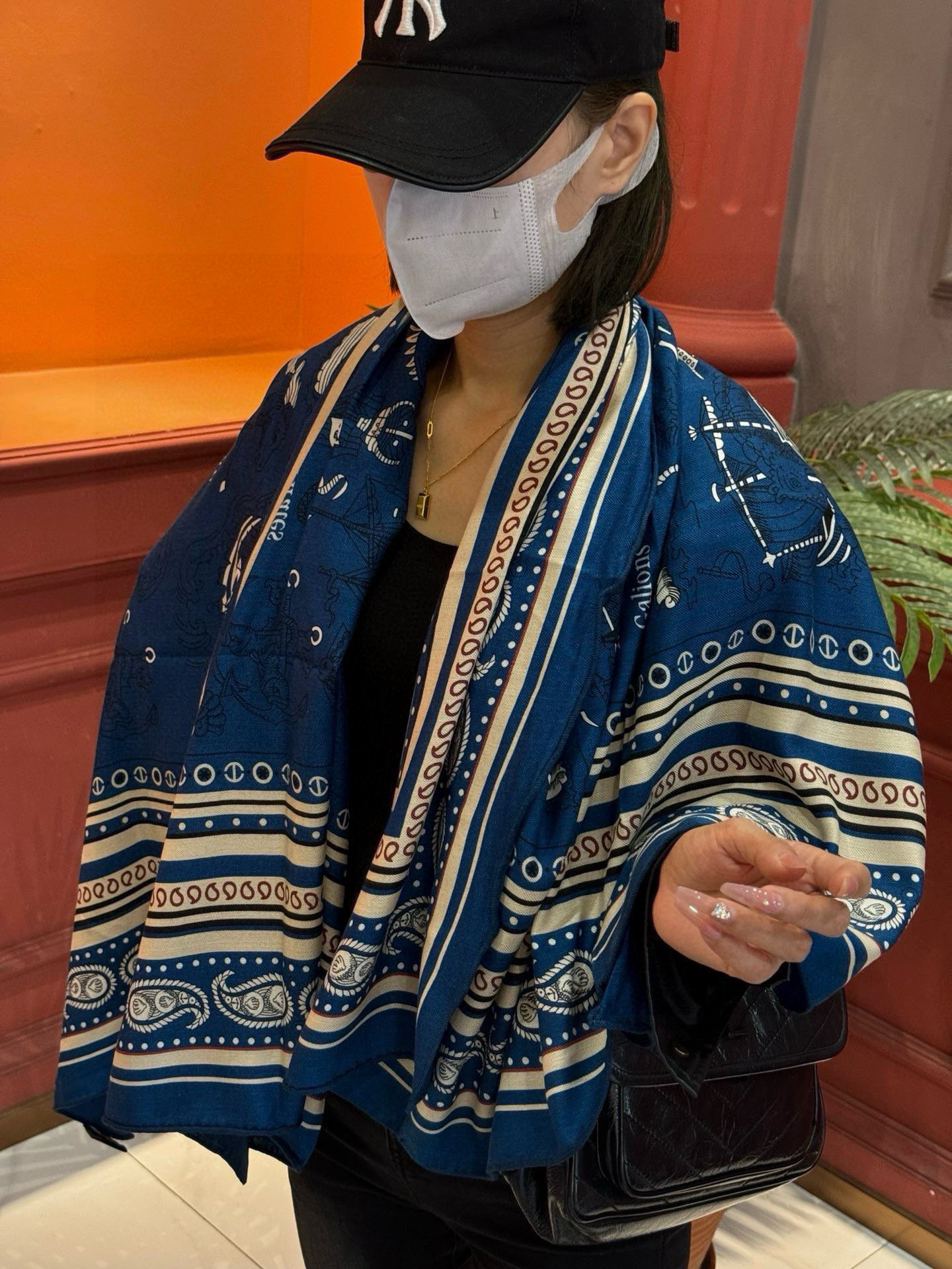 羊绒新款🆕👏👏买了都说好看‼️推荐💕爱马仕双面同色羊绒方巾【水手纹身双面同色140】，顶级工艺超值‼️爱