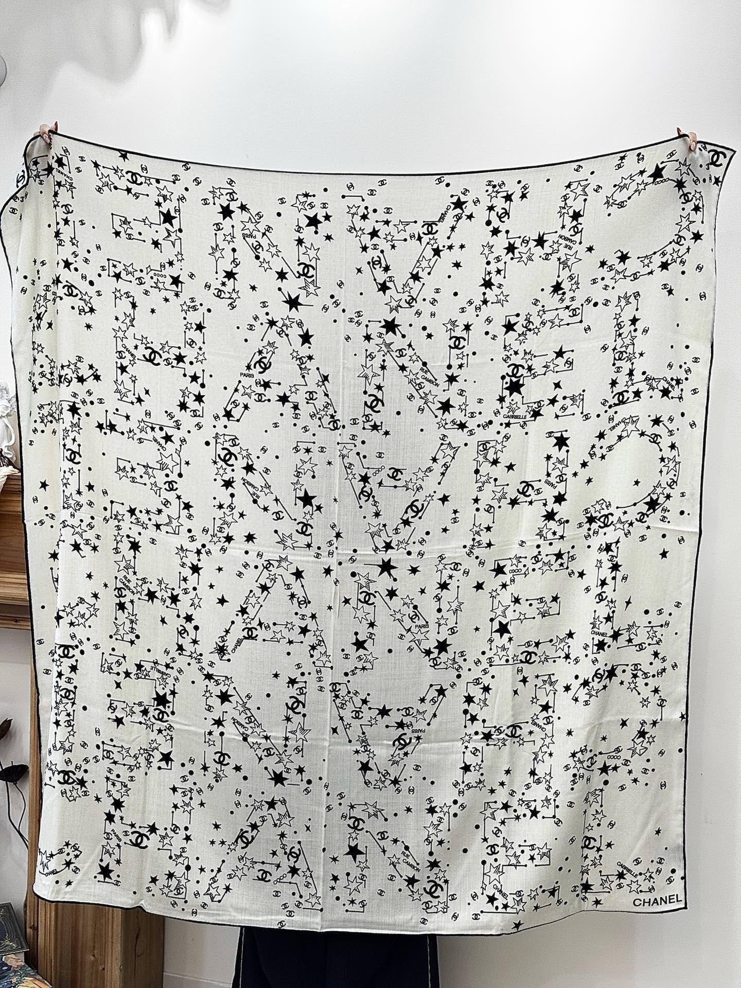 Chanel ~20。秋冬新品～【140顶级丝绒双面同色】繁星点点与双C的完美结合适合各种场合搭配使用黑