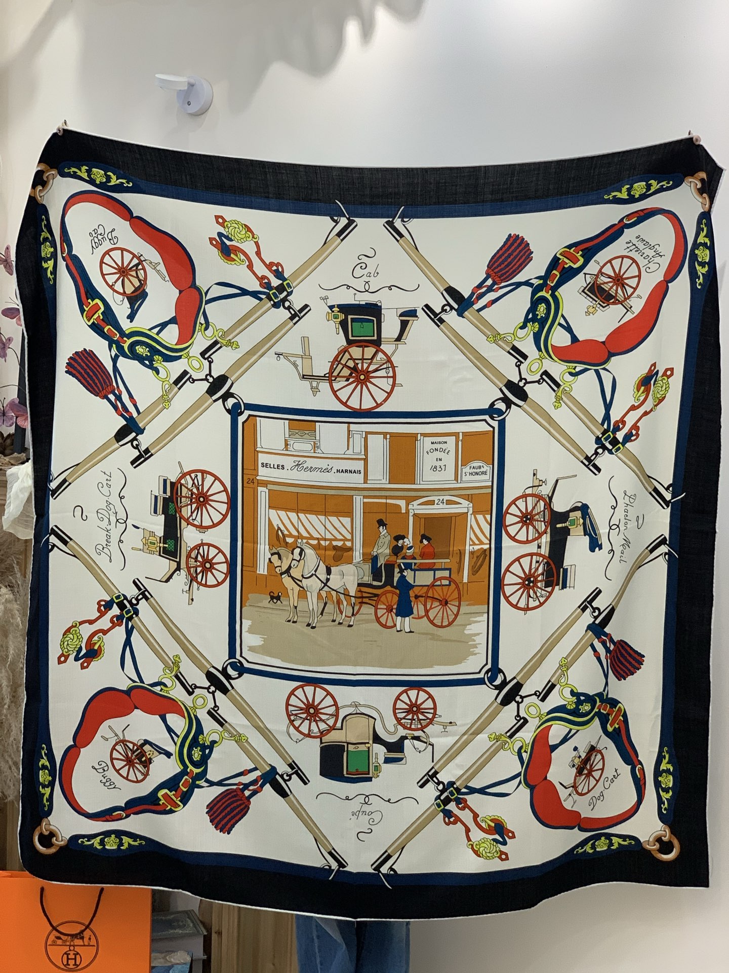 羊绒新款🆕👏👏买了都说好看‼️推荐💕爱马仕双面同色羊绒方巾【双面同色140】，顶级工艺超值‼️爱马仕专柜