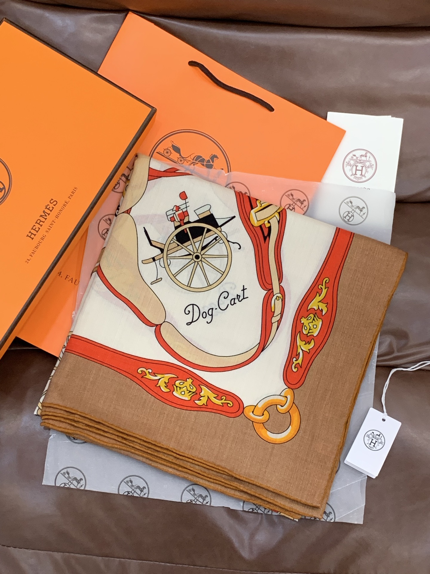 羊绒新款🆕👏👏买了都说好看‼️推荐💕爱马仕双面同色羊绒方巾【双面同色140】，顶级工艺超值‼️爱马仕专柜