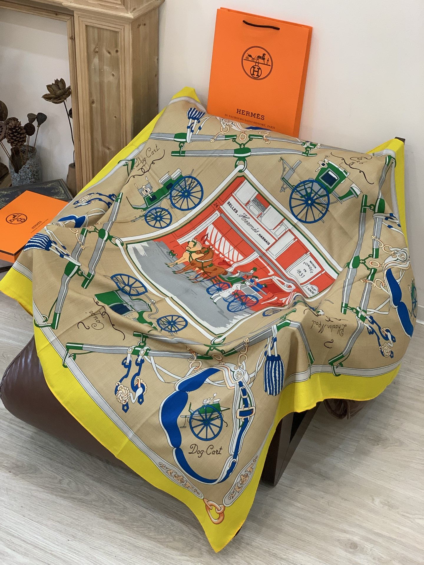 羊绒新款🆕👏👏买了都说好看‼️推荐💕爱马仕双面同色羊绒方巾【双面同色140】，顶级工艺超值‼️爱马仕专柜