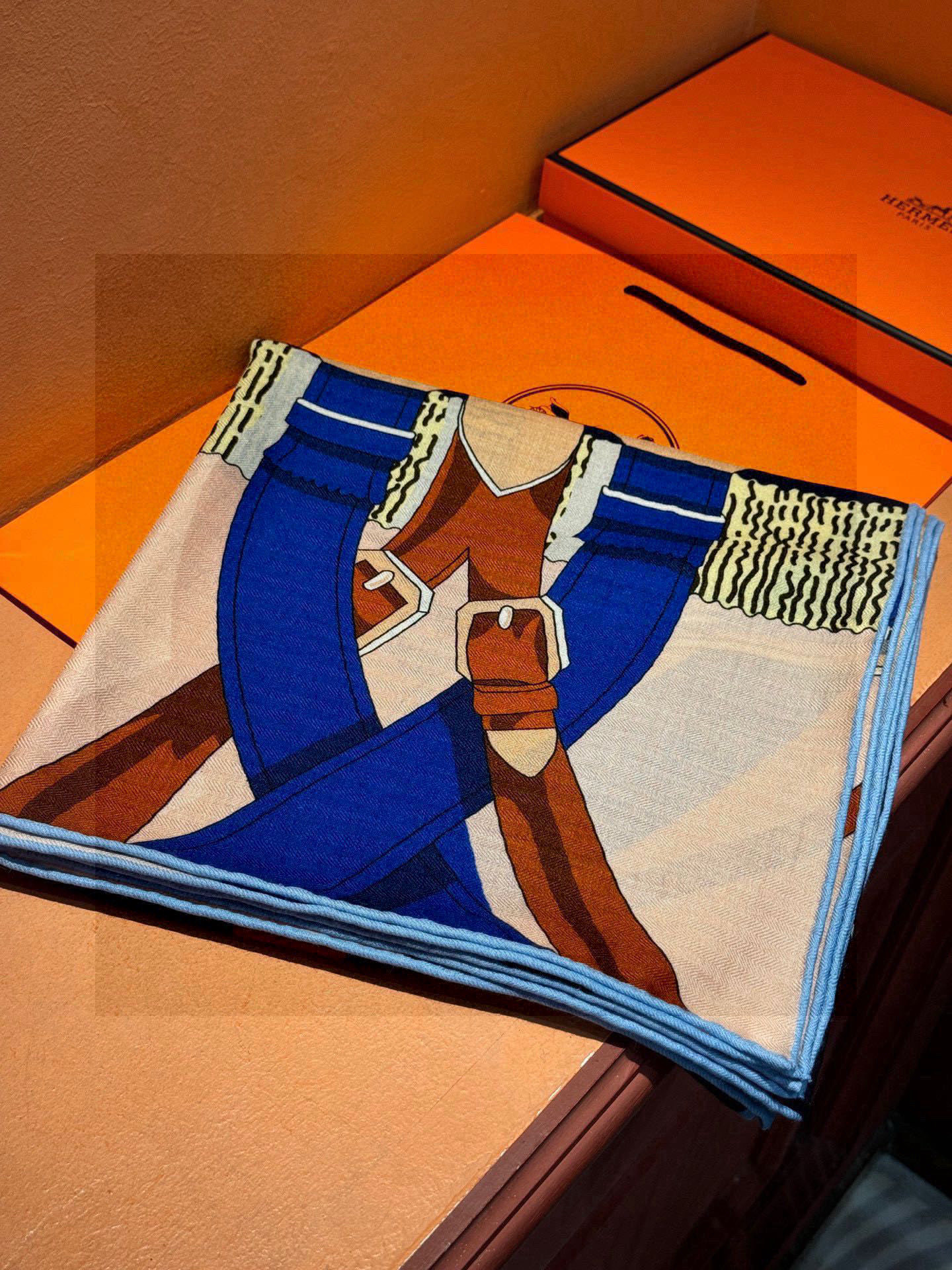 羊绒新款🆕👏👏买了都说好看‼️推荐💕爱马仕双面同色羊绒方巾，【双面同色140】顶级工艺超值‼️爱马仕专柜