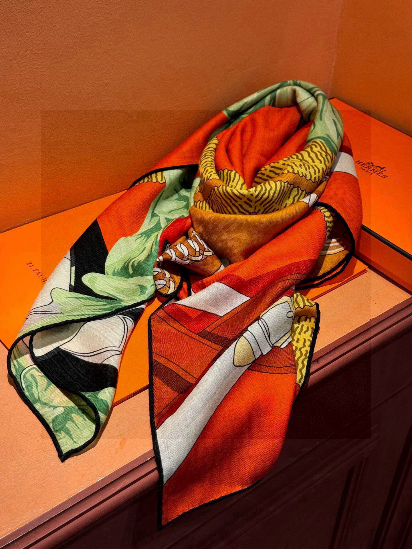 羊绒新款🆕👏👏买了都说好看‼️推荐💕爱马仕双面同色羊绒方巾，【双面同色140】顶级工艺超值‼️爱马仕专柜