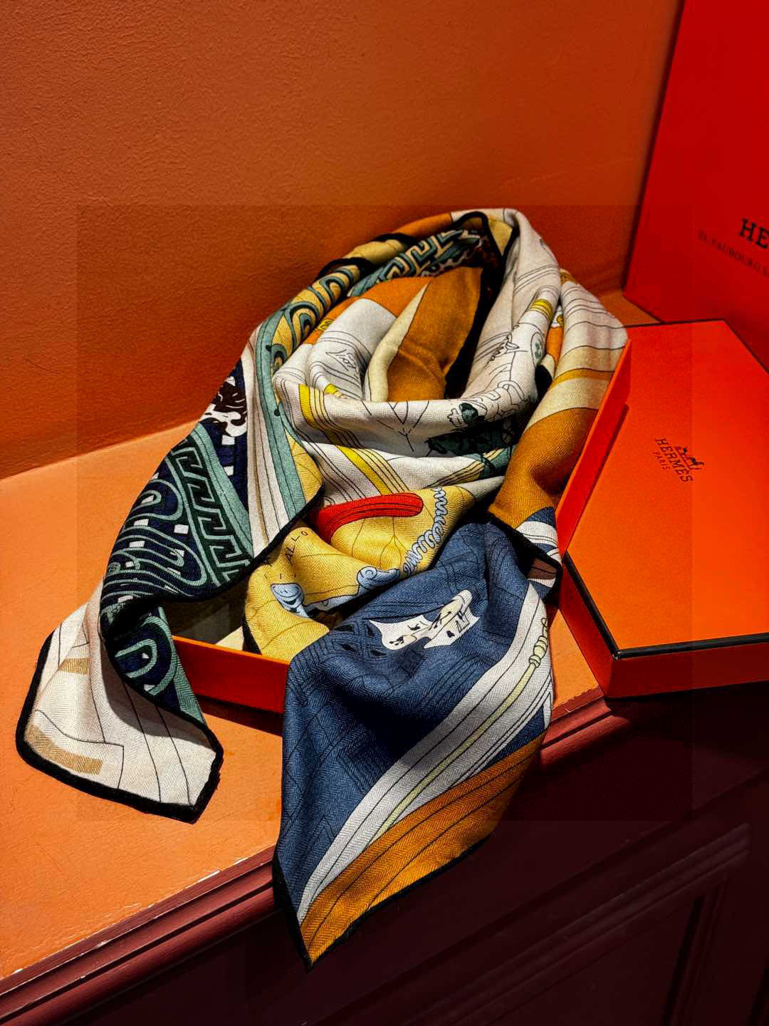 💟上新💞｛24号之谜｝羊绒大方巾[双面同色140]手工卷边H家是创意和作品故事的无限源泉，每季皆推出全新