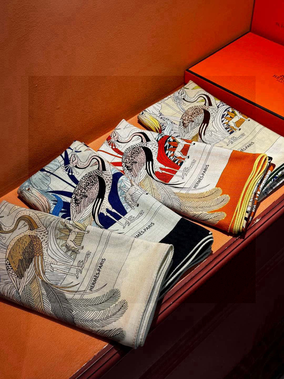 羊绒新款🆕👏买了都说好看‼️推荐💕爱马仕双面同色羊绒方巾，【奇珍乐园双面同色140】顶级工艺超值‼️爱马