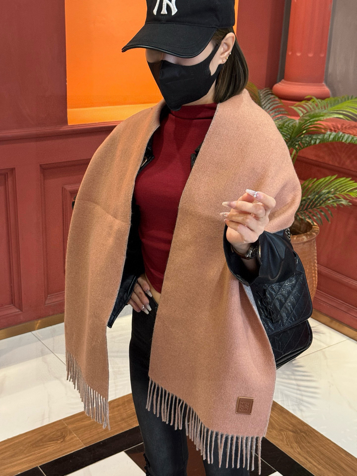 ✨✨太美了😍罗意威 情侣款 美到要尖叫😱专柜最新款🎊英伦欧美范儿 又是一款即时尚又实用的大围巾&长巾，🎆