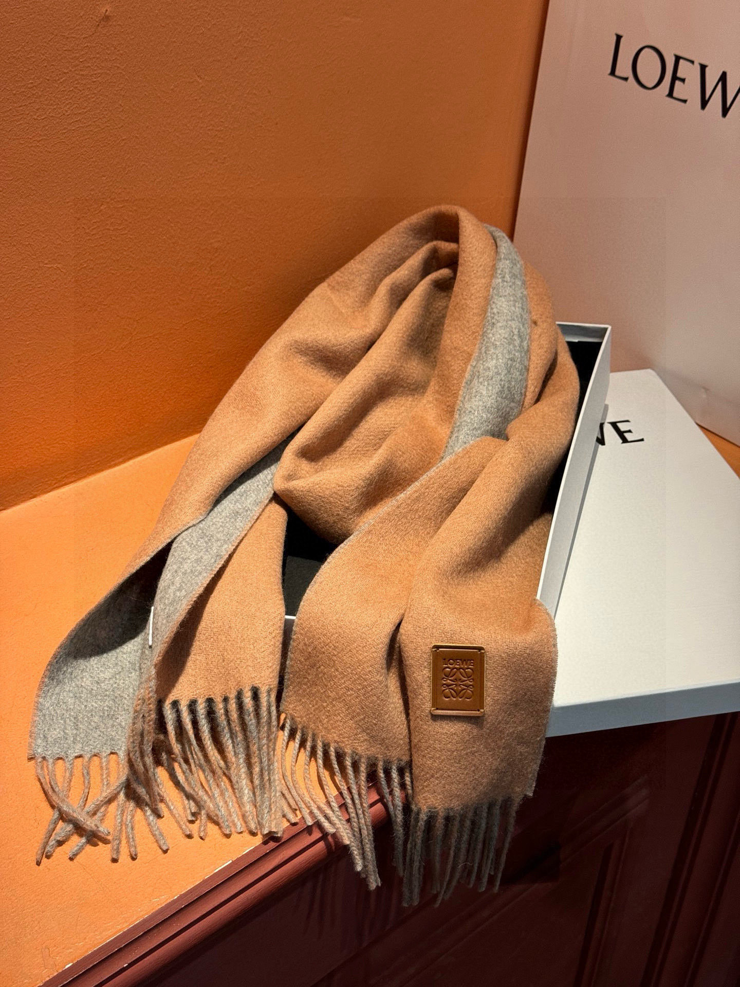 ✨✨太美了😍罗意威 情侣款 美到要尖叫😱专柜最新款🎊英伦欧美范儿 又是一款即时尚又实用的大围巾&长巾，🎆