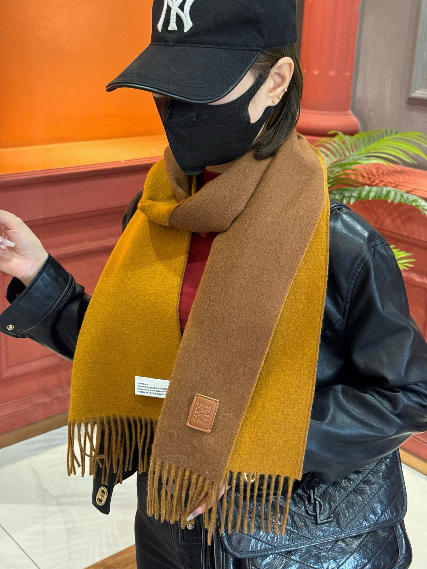 ✨✨太美了😍罗意威 情侣款 美到要尖叫😱专柜最新款🎊英伦欧美范儿 又是一款即时尚又实用的大围巾&长巾，🎆