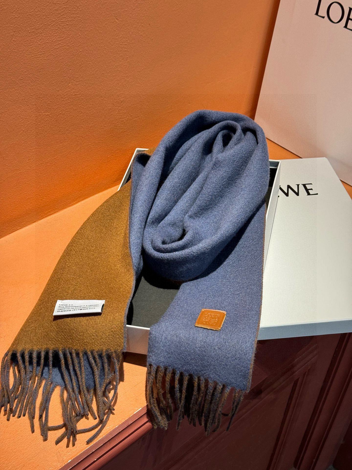 ✨✨太美了😍罗意威 情侣款 美到要尖叫😱专柜最新款🎊英伦欧美范儿 又是一款即时尚又实用的大围巾&长巾，🎆