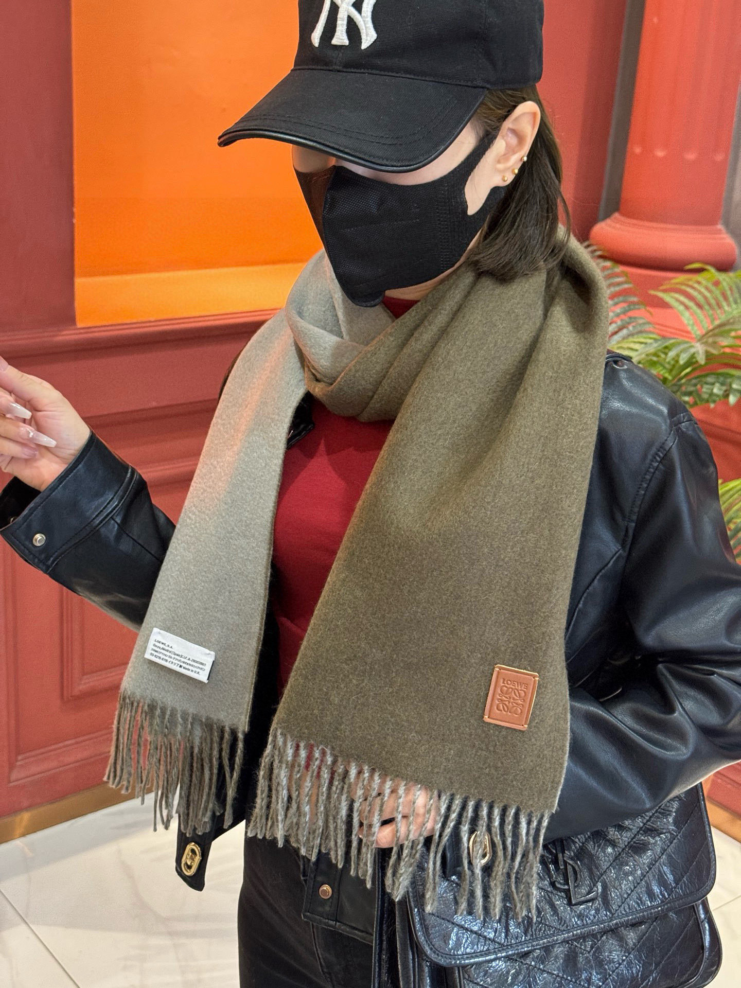 ✨✨太美了😍罗意威 情侣款 美到要尖叫😱专柜最新款🎊英伦欧美范儿 又是一款即时尚又实用的大围巾&长巾，🎆