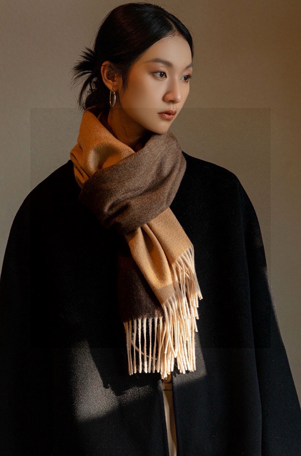 ✨✨太美了😍 爱马仕 美到要尖叫😱专柜最新款🎊英伦欧美范儿「多色渐变」又是一款即时尚又实用的大围巾&长巾