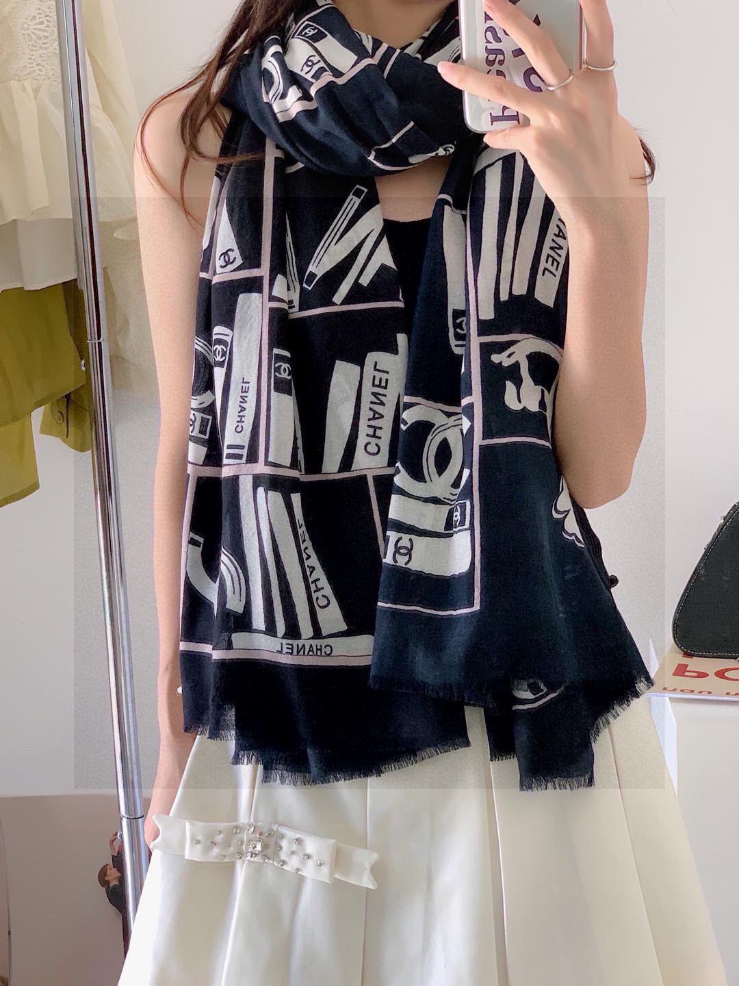 💟上新🌺羊绒披肩🌟长巾！强烈推荐价格超美！实物更美羊绒面料！纹理清晰、细腻可见每一个套色、每一个笔触，都