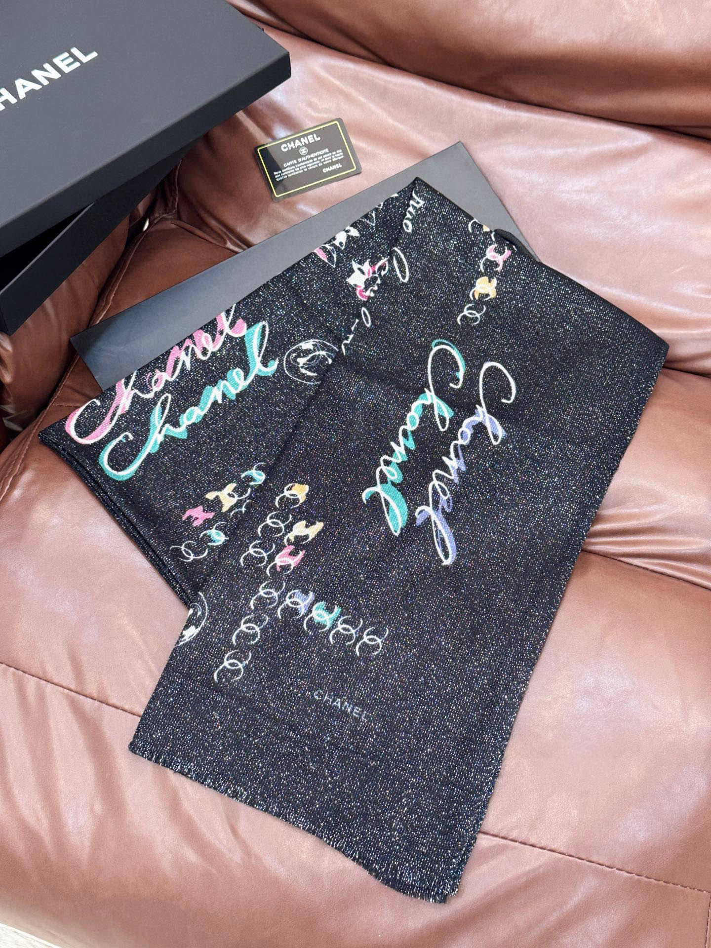 上新🌟 会发光发亮的围巾 💄💋新款客供银线💖羊绒面料长巾 😘美翻了[流泪]【手绘LOGO银线长巾】御用殿