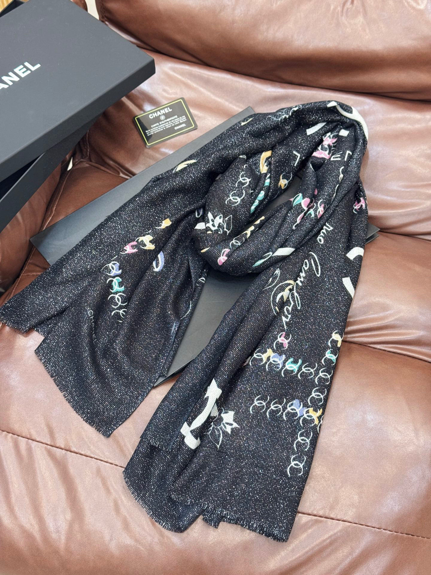 上新🌟 会发光发亮的围巾 💄💋新款客供银线💖羊绒面料长巾 😘美翻了[流泪]【手绘LOGO银线长巾】御用殿