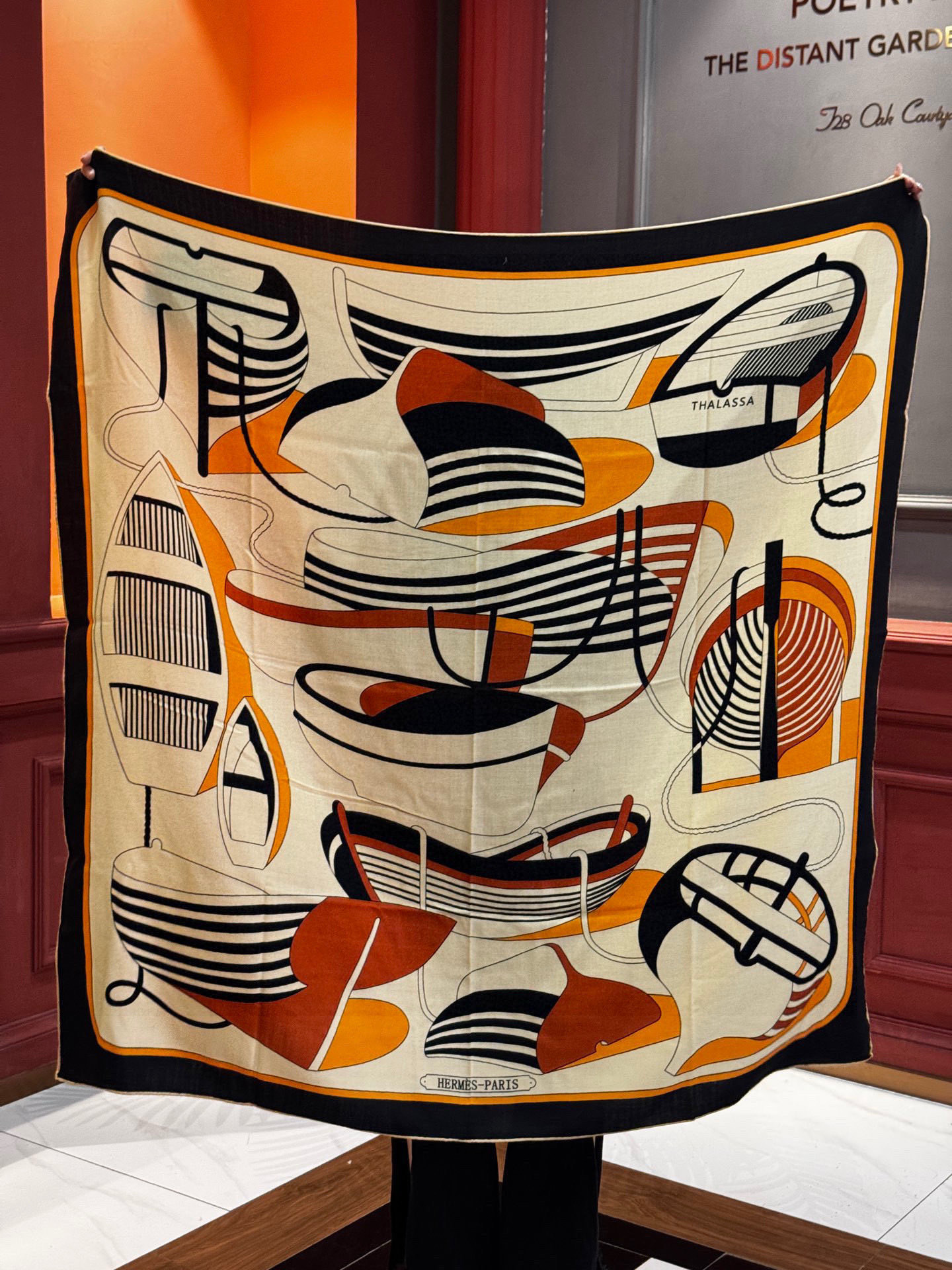 💟2025年早秋上新💞【双面同色丝绒方巾】手工卷边山羊绒和真丝混纺披肩（70%山羊绒，30%桑蚕丝）这款