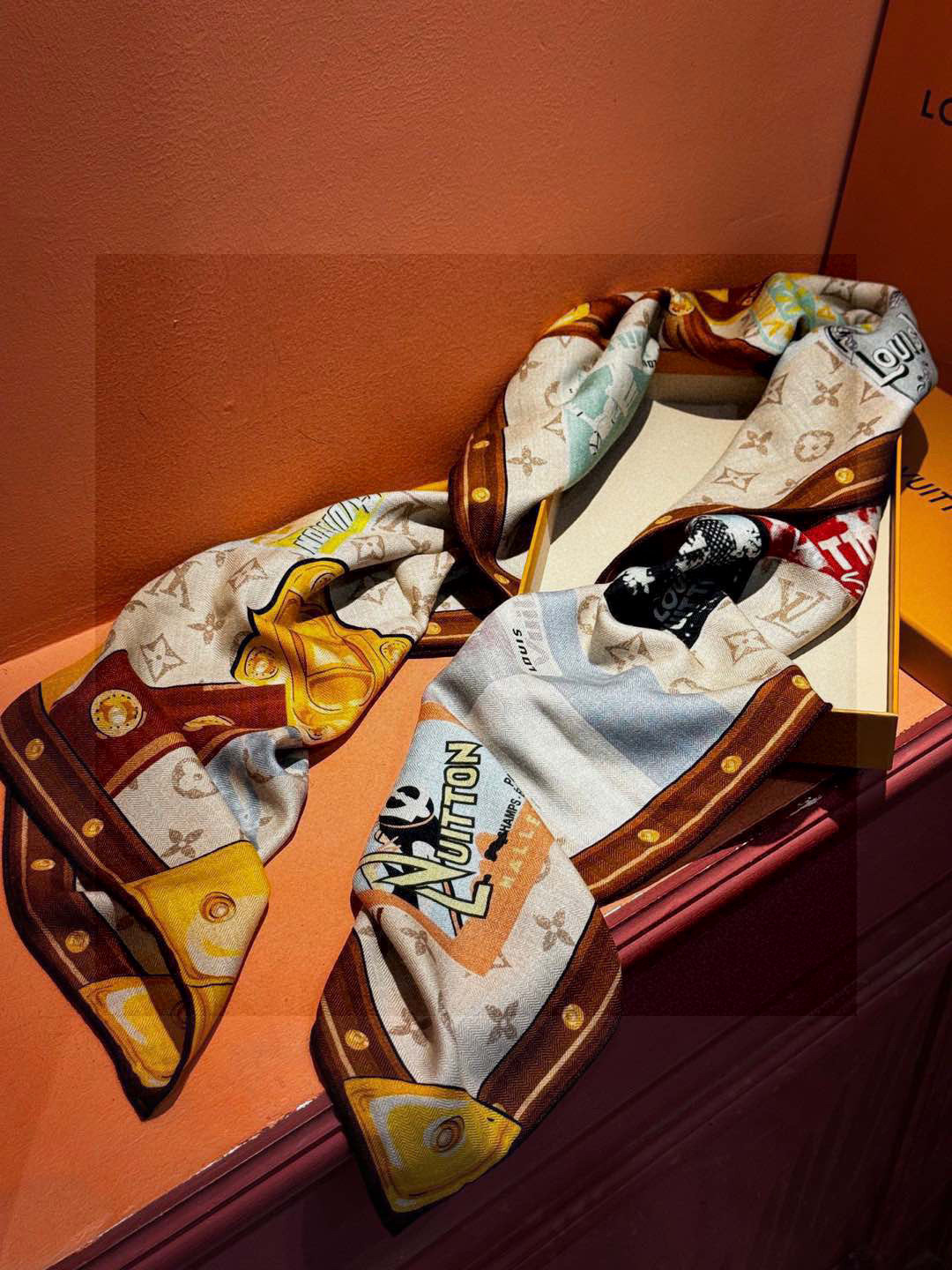 【LV】上新❤️ 路易威登 一款值得品细节的高货抠细节，从一个小块的配色去打败市场货140方巾 二个配色