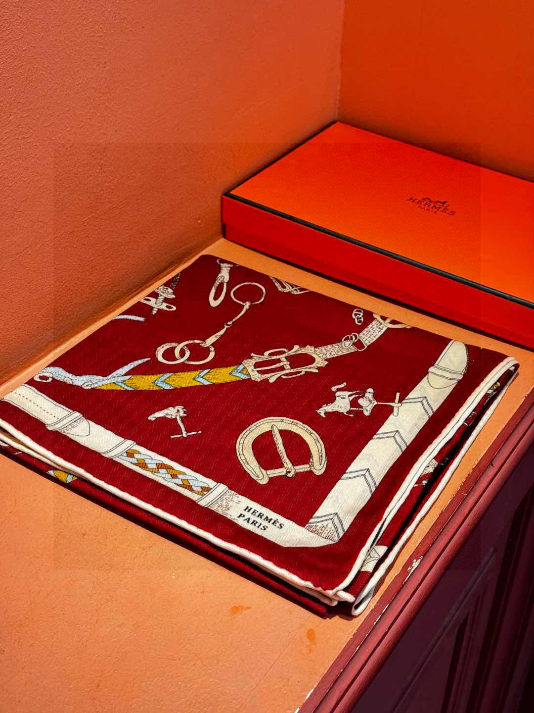 羊绒新款🆕👏👏买了都说好看‼️推荐💕爱马仕双面同色羊绒方巾【跃动的马儿双面同色140】，顶级工艺超值‼️