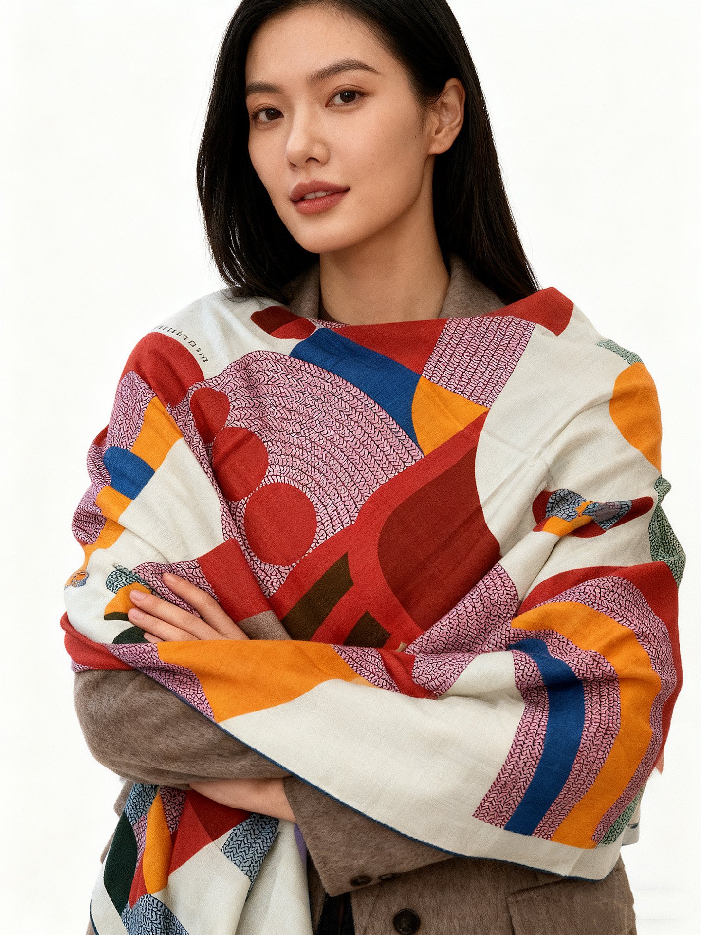 新款爱马仕小马跳跃，140*140cm，双面同色印花，高端的重磅丝羊绒面料，正反两面效果一样，70%羊绒