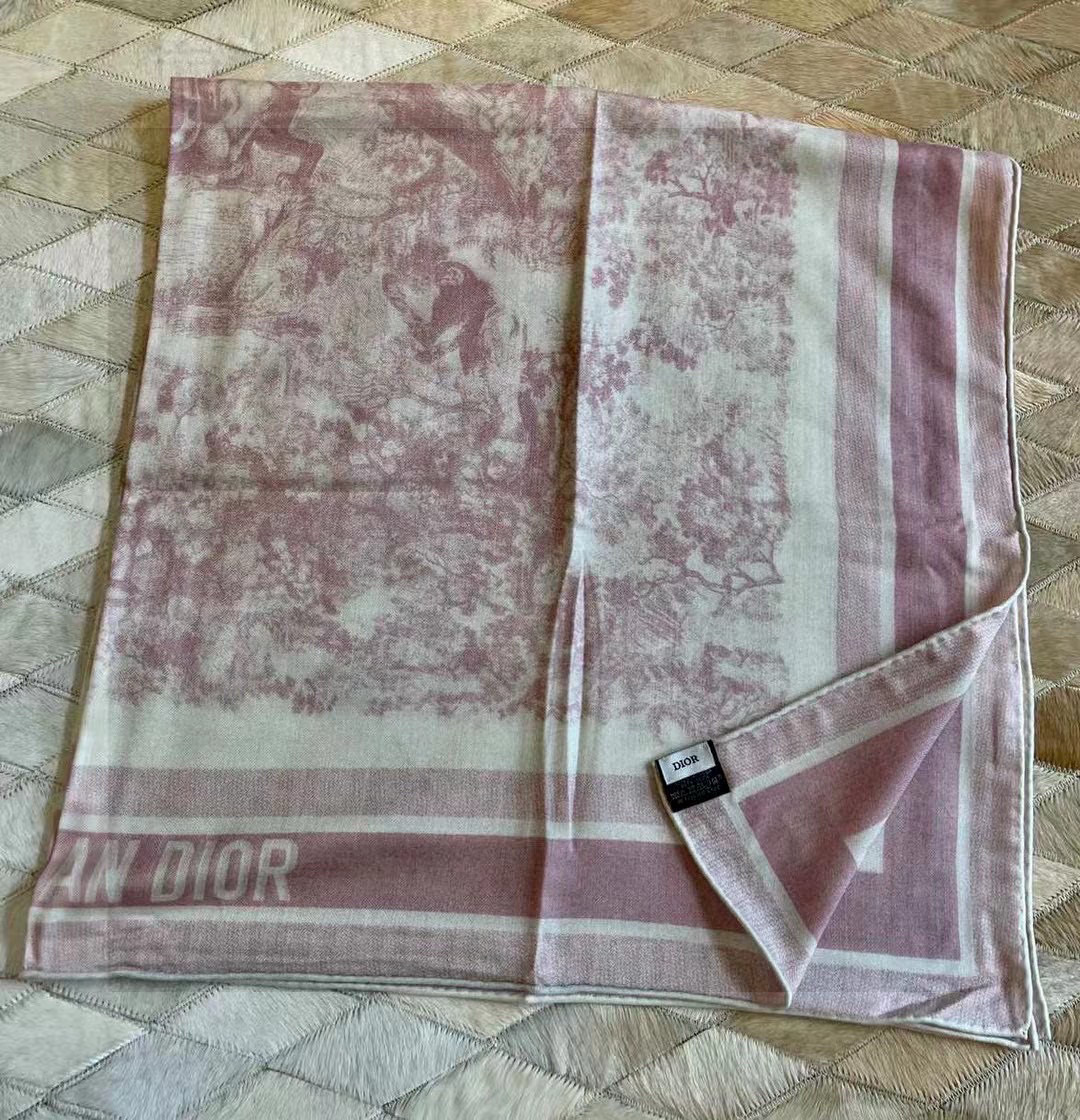 Dior ❤【️巴黎地图】黄金尺寸110*110双面同色丝绒方巾 不爱140繁复尺寸的姐妹可以选择110