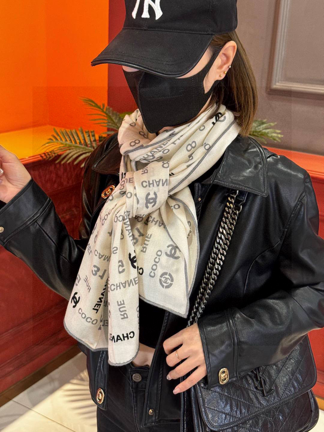 上新❤️【2025Chanel】 经典茶花优雅Coco风，Chanel最新菱格丝绒大方巾~气质到骨子里，